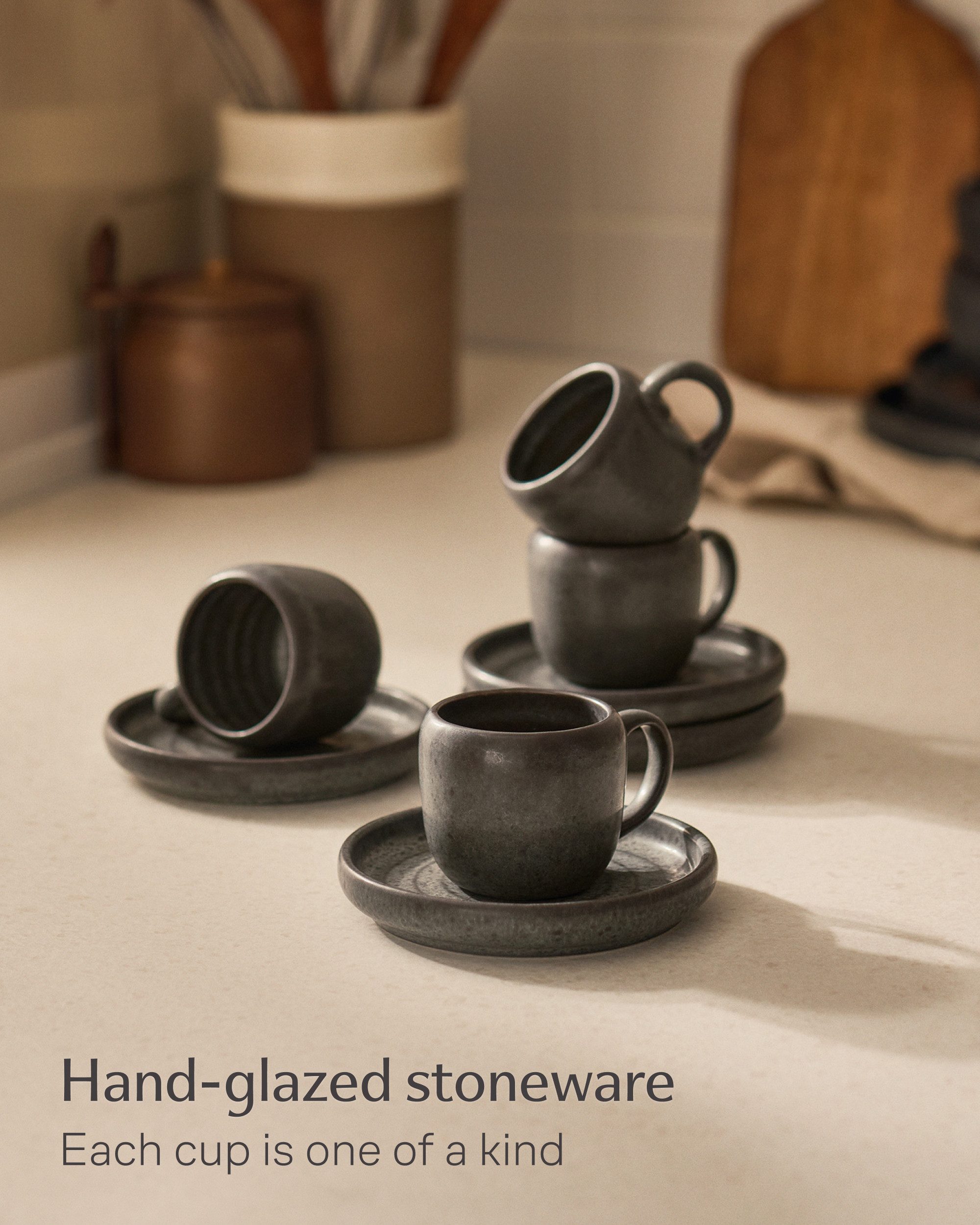 Cosumy Espressotasse 4er Espressotassen Set mit Untertassen Weiß – 90 ml Keramik Espresso, 4-tlg., Steingut, Handglasiert, Spülmaschinenfest & Mikrowellengeeignet, 4er Set