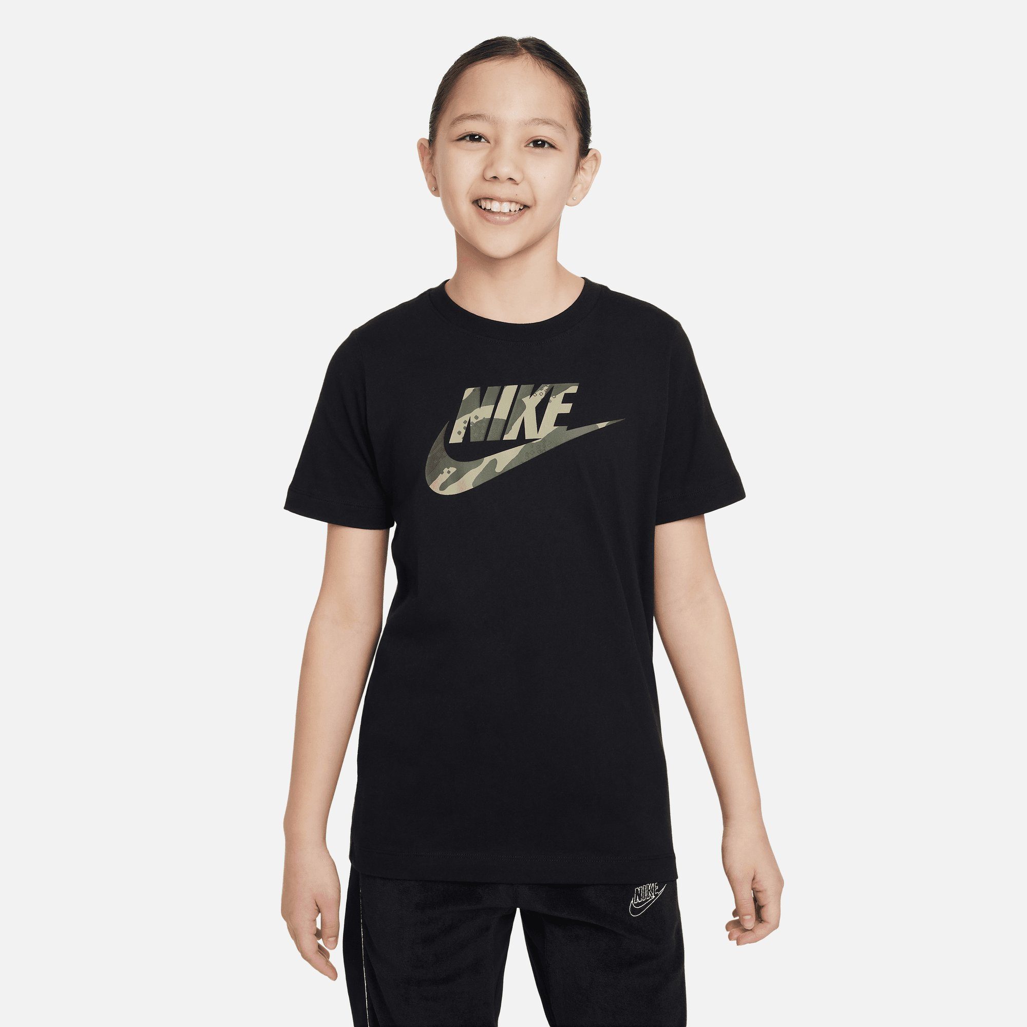 Nike Sportswear T-Shirt K NSW TEE CLUB SEASONAL CAMO - für Kinder