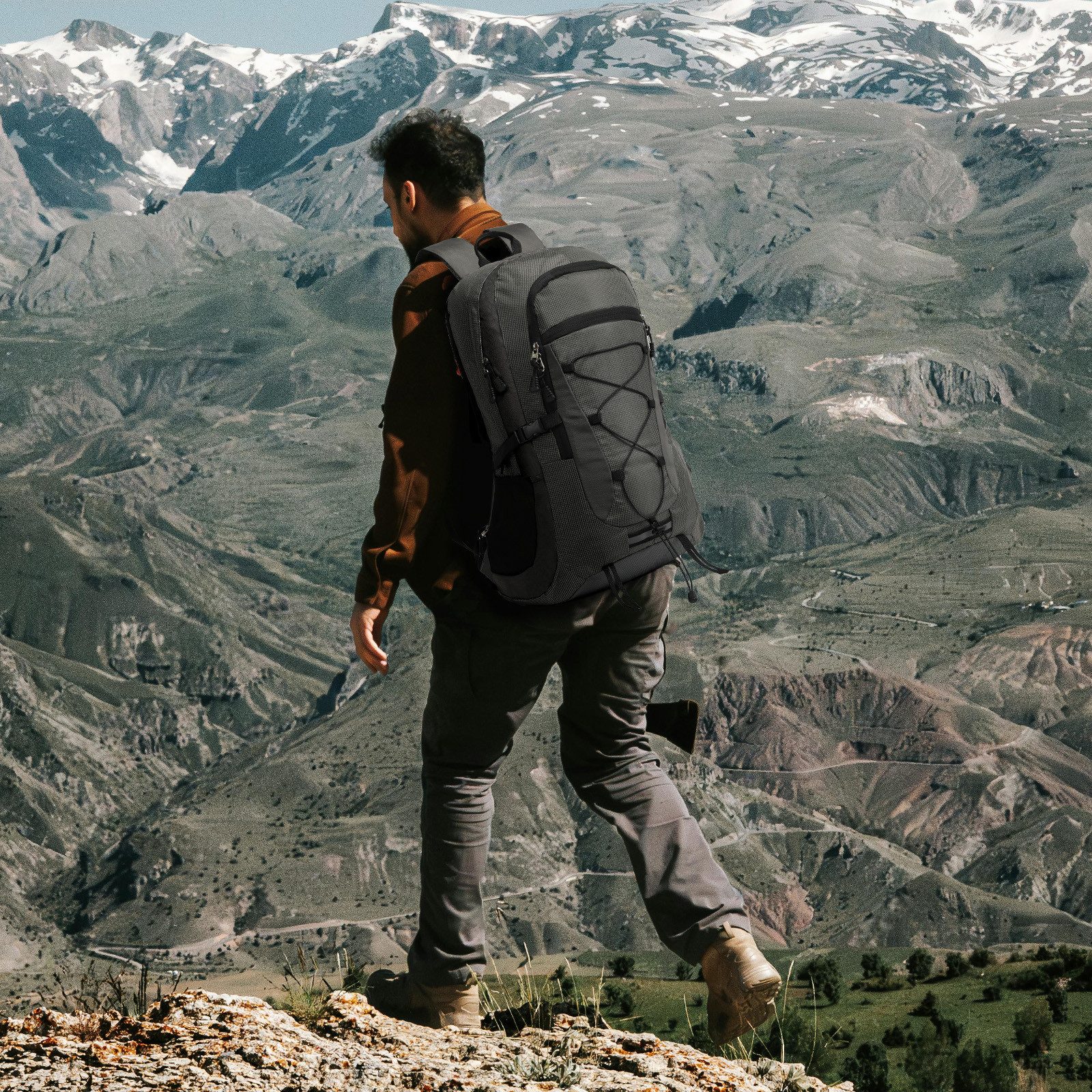 TAN.TOMI Wanderrucksack 45L Wanderrucksack Herren Damen, Wasserdicht Trekkingrucksack (inkl. Reflexstreifen, mit Federtasche, Geldbōrse und Laptopfach), Für Wandern, Radfahren, Klettern, Bergsteigen und Reisen Sport