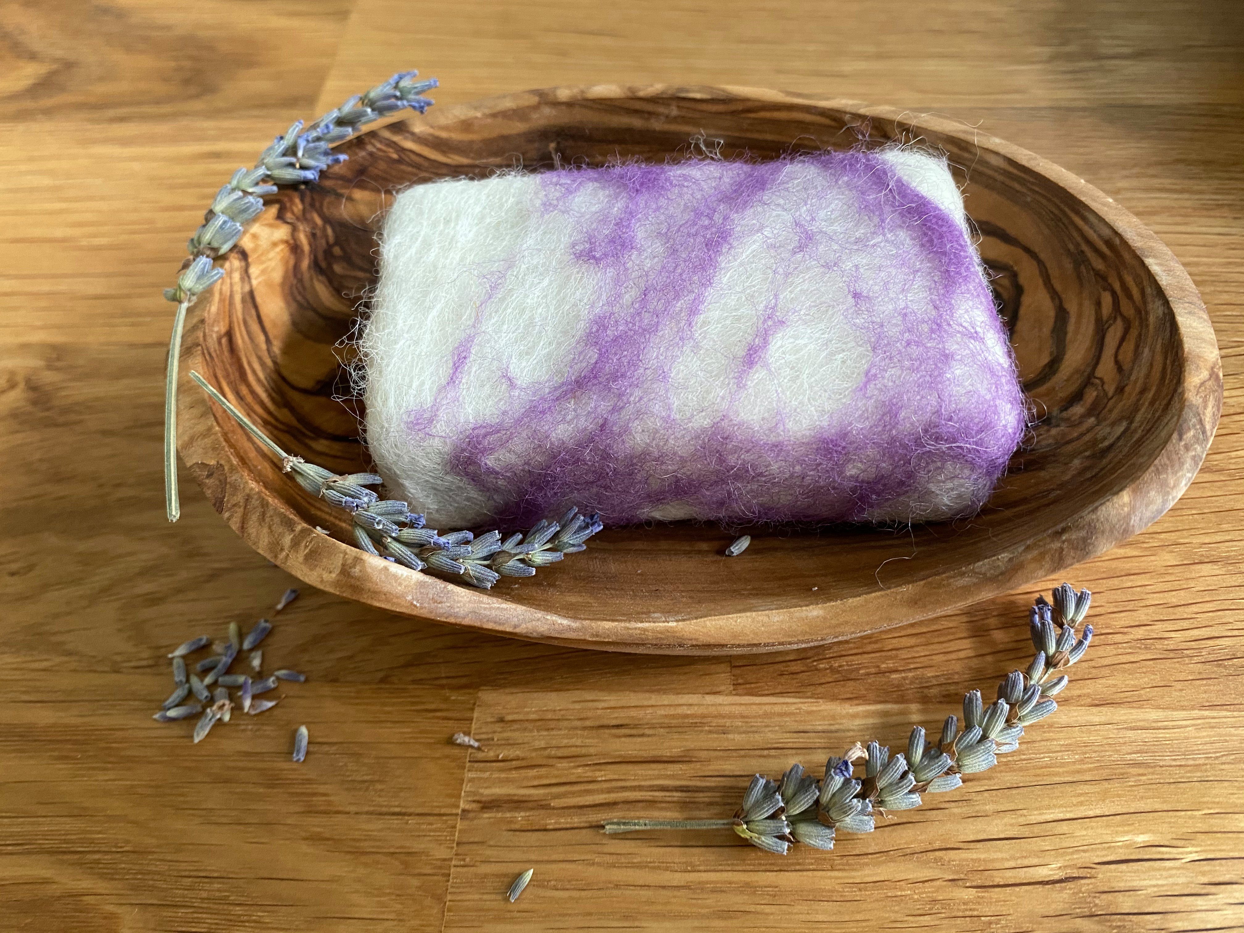 Soapbrothers Handseife Naturkosmetik, Bio-Seife, Handseife in 8 Duftsorten mit Peeling-Effekt, 1-tlg., Filzseife, Naturkosmetik