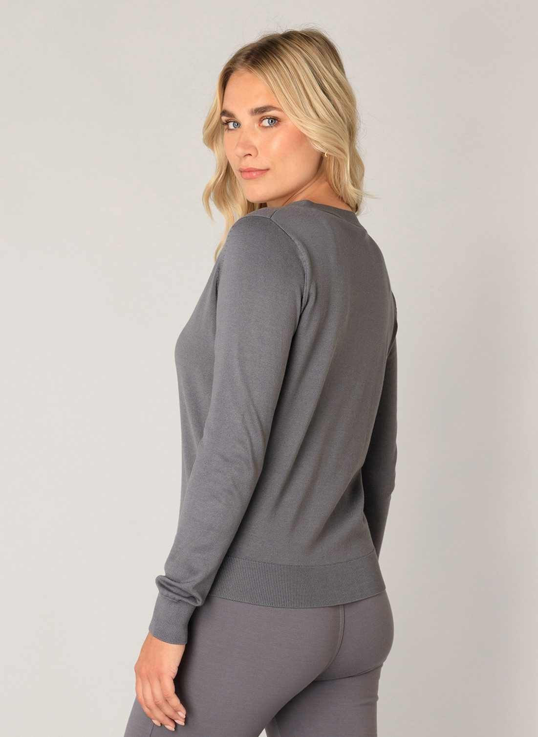 Base Level Strickjacke Yvon günstig online kaufen