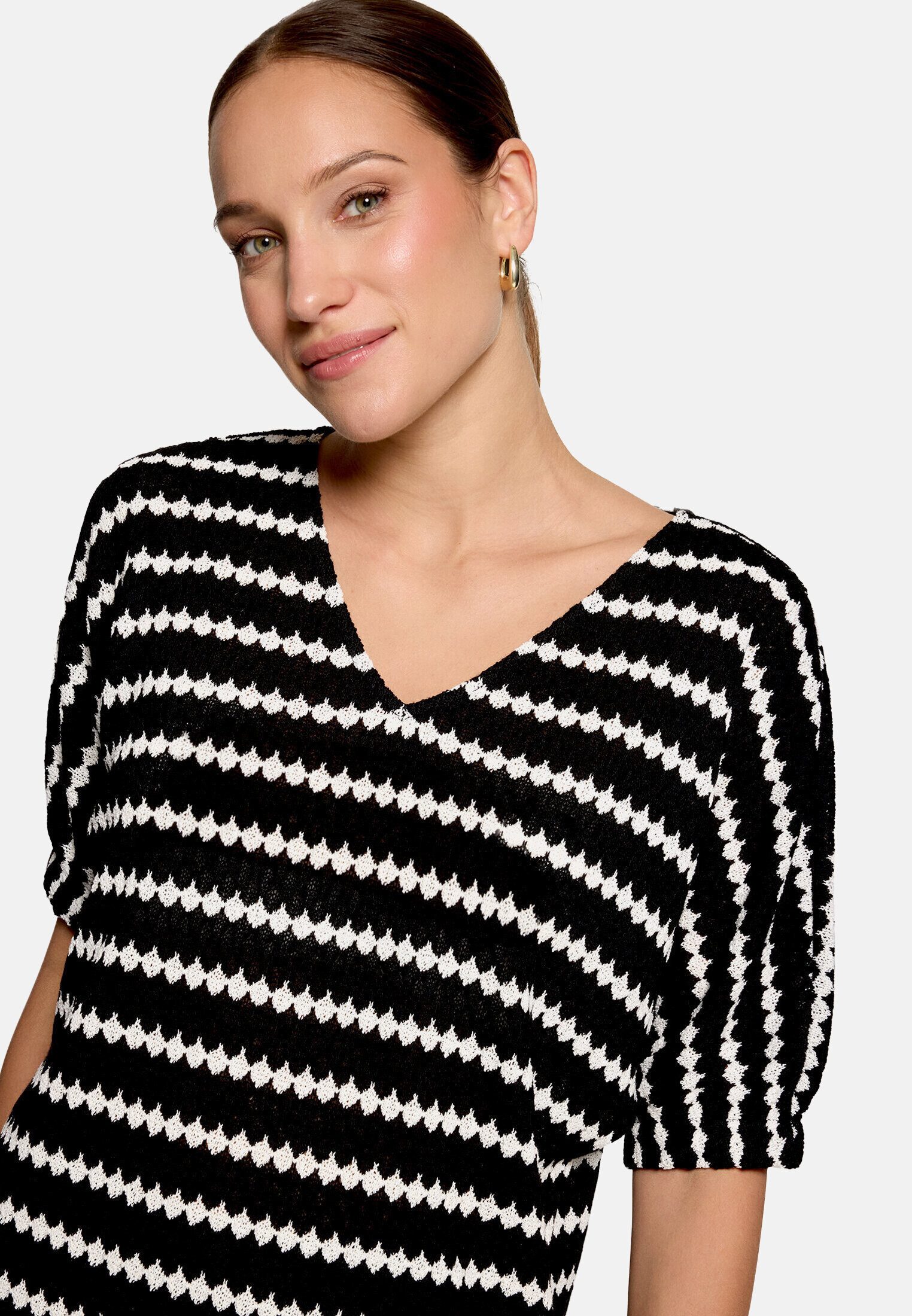 Zero T-Shirt Damen mit V-Ausschnitt (1-tlg) Material – Bild 4 von 5