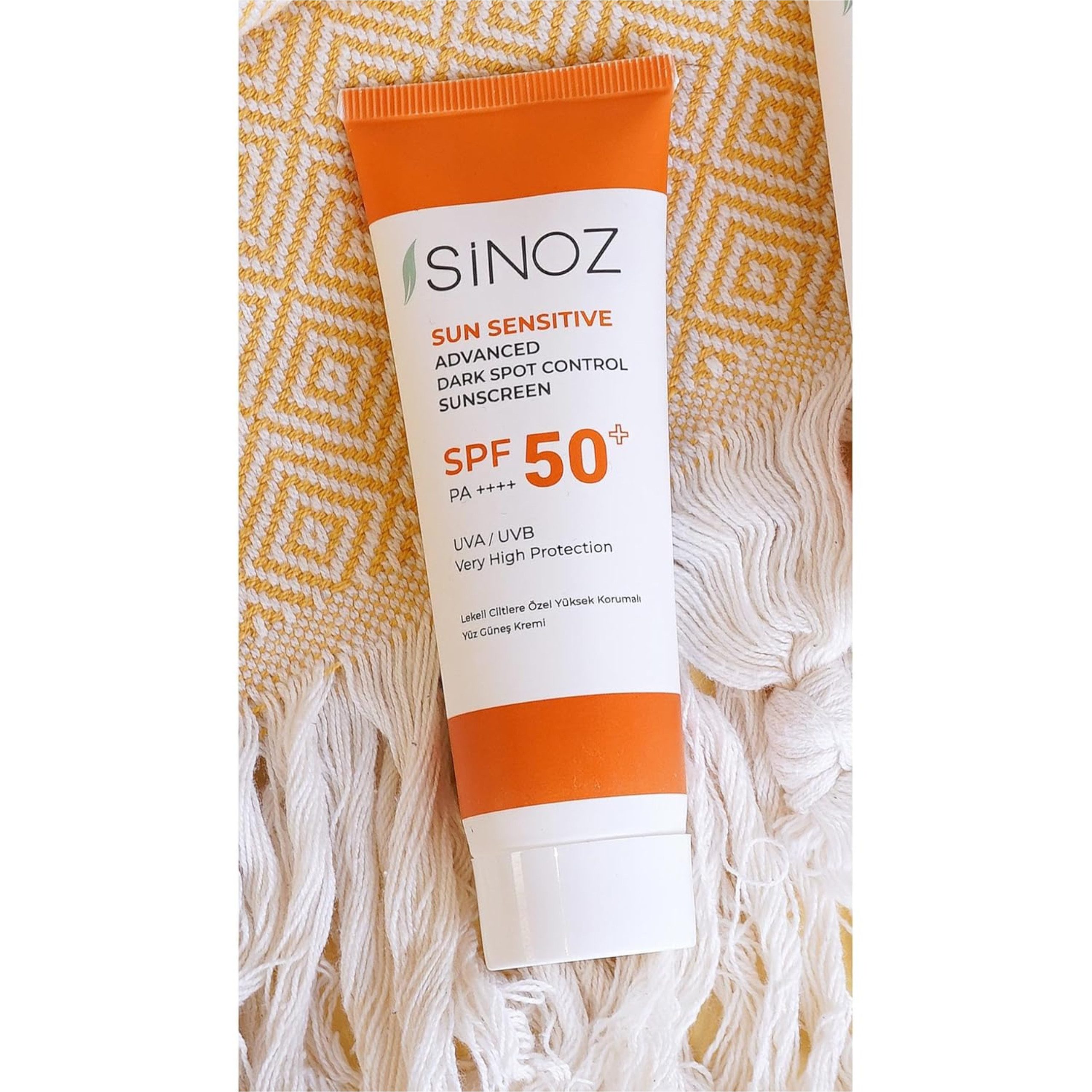 Sonnenschutzcreme Sinoz Sun Sensitive Advanced Dark Spot Control Sunscreen SPF50+ PA++++