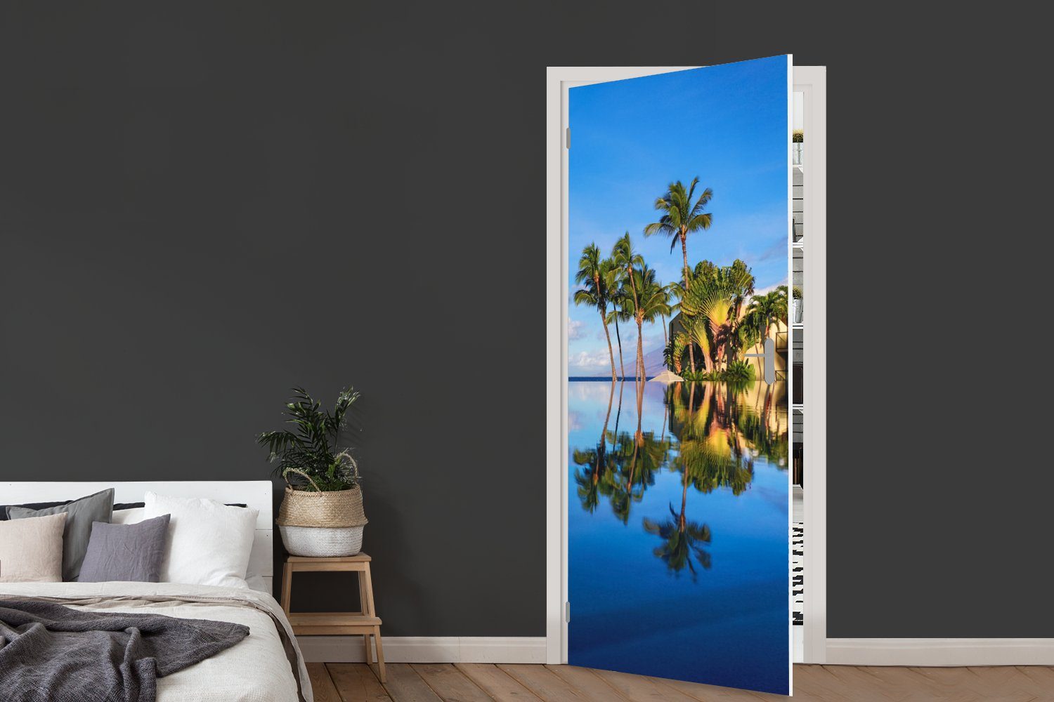 MuchoWow Türtapete Am Wailea Beach für 75x205 die in im spiegeln cm St), (1 Wasser, Türaufkleber, Tür, sich Fototapete Hawaii bedruckt, Palmen Matt