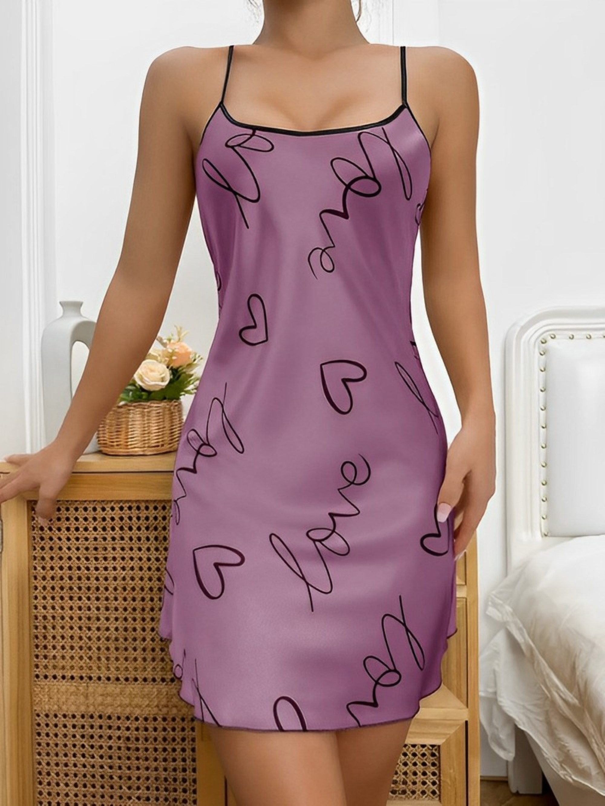 Elegant Love Nachthemd Lässiges Slip-Nachthemd aus Satin mit Herz- und Buchstabendruck (1-tlg) Sexy Negligee für Damen, Nachtwäsche & Loungewear Für Frauen, rückenfrei