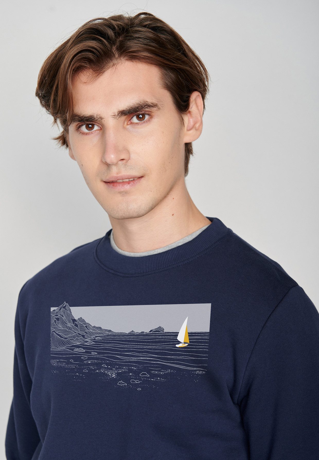 GreenBomb Sweatshirt Wild Nature Cliffsail Motiv Berge (1) weite Passform, Bio-Baumwolle, GOTS-zertifiziert, weicher Sweat