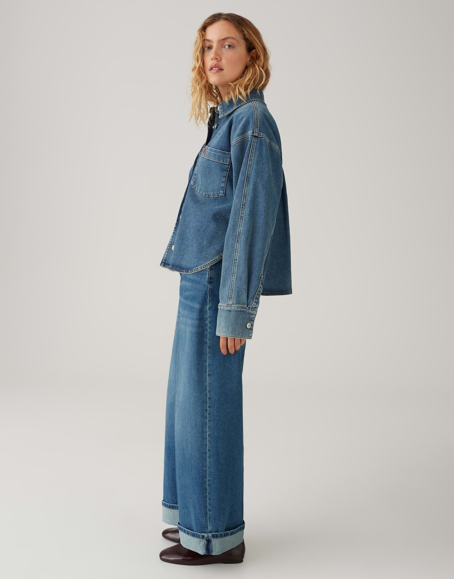 OPUS Jeansbluse Falentine mit Herzstickerei Regular Fit lockere Passform, gerader Schnitt, Hemdblusenkragen