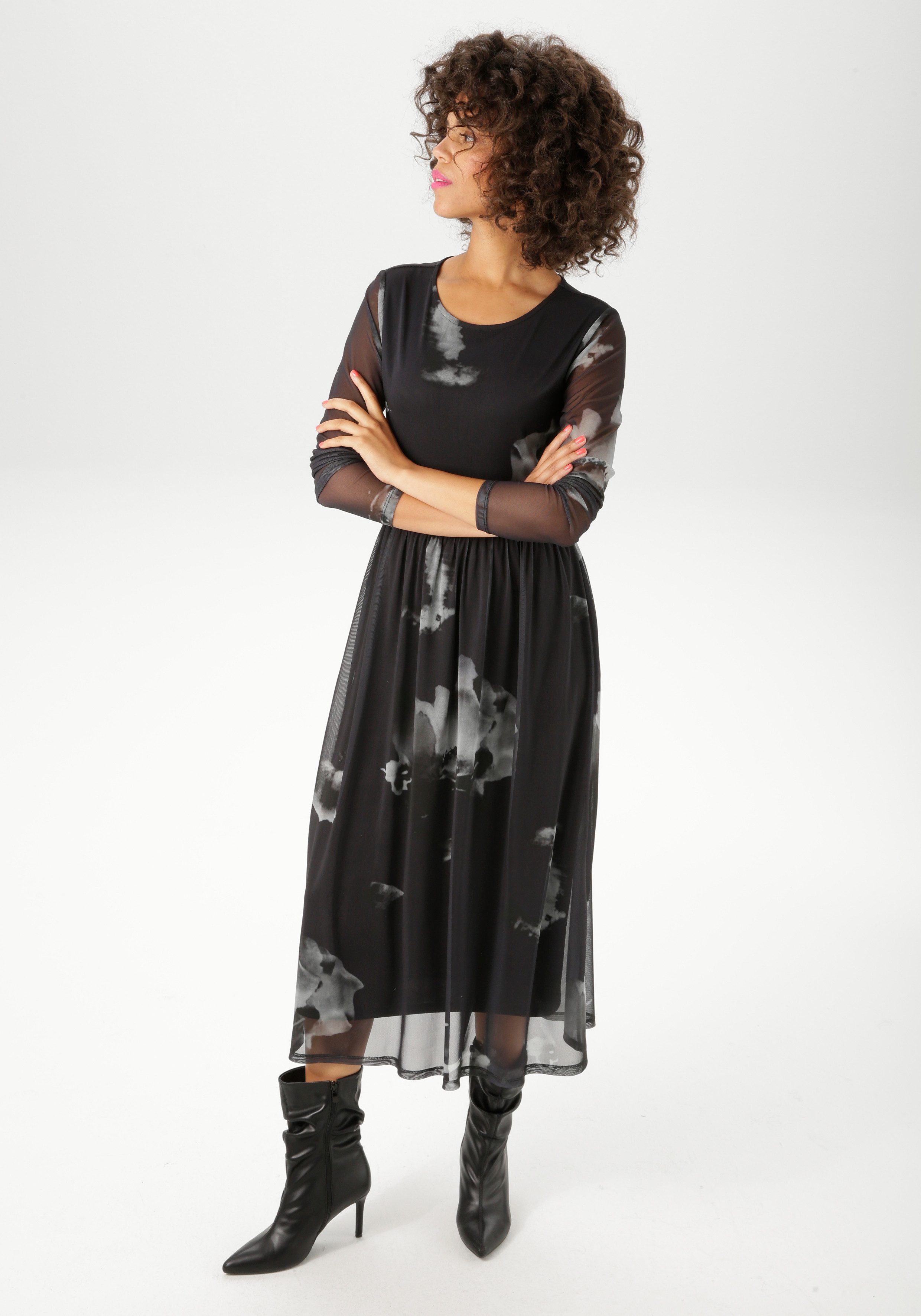 Aniston CASUAL Midikleid mit großflächigen Batik-Blüten günstig online kaufen