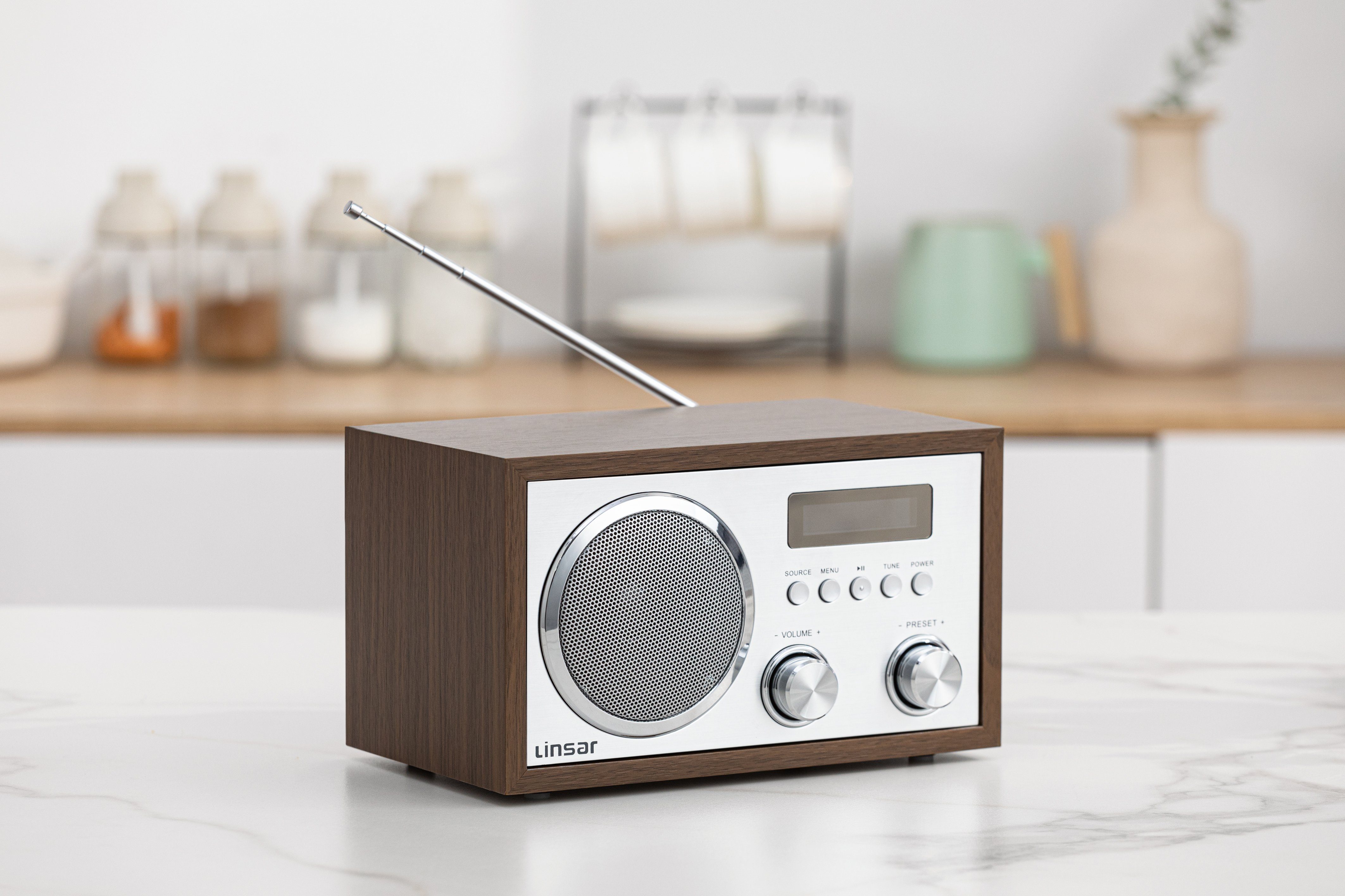 Linsar Radio - USB, LCD-Display, AUX-IN Küchen-Radio (Digitalradio (DAB), FM, 5,00 W, Bluetooth)