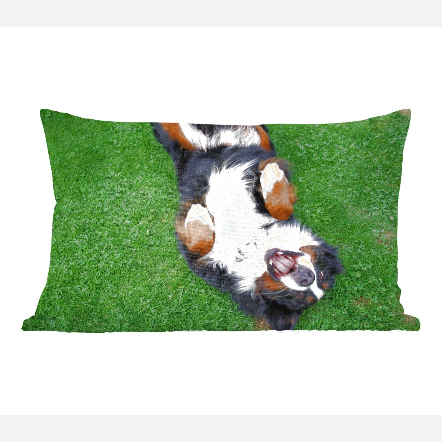 MuchoWow Dekokissen Berner Sennenhund im Gras liegend, Wohzimmer Dekoration, Zierkissen, Dekokissen mit Füllung, Schlafzimmer