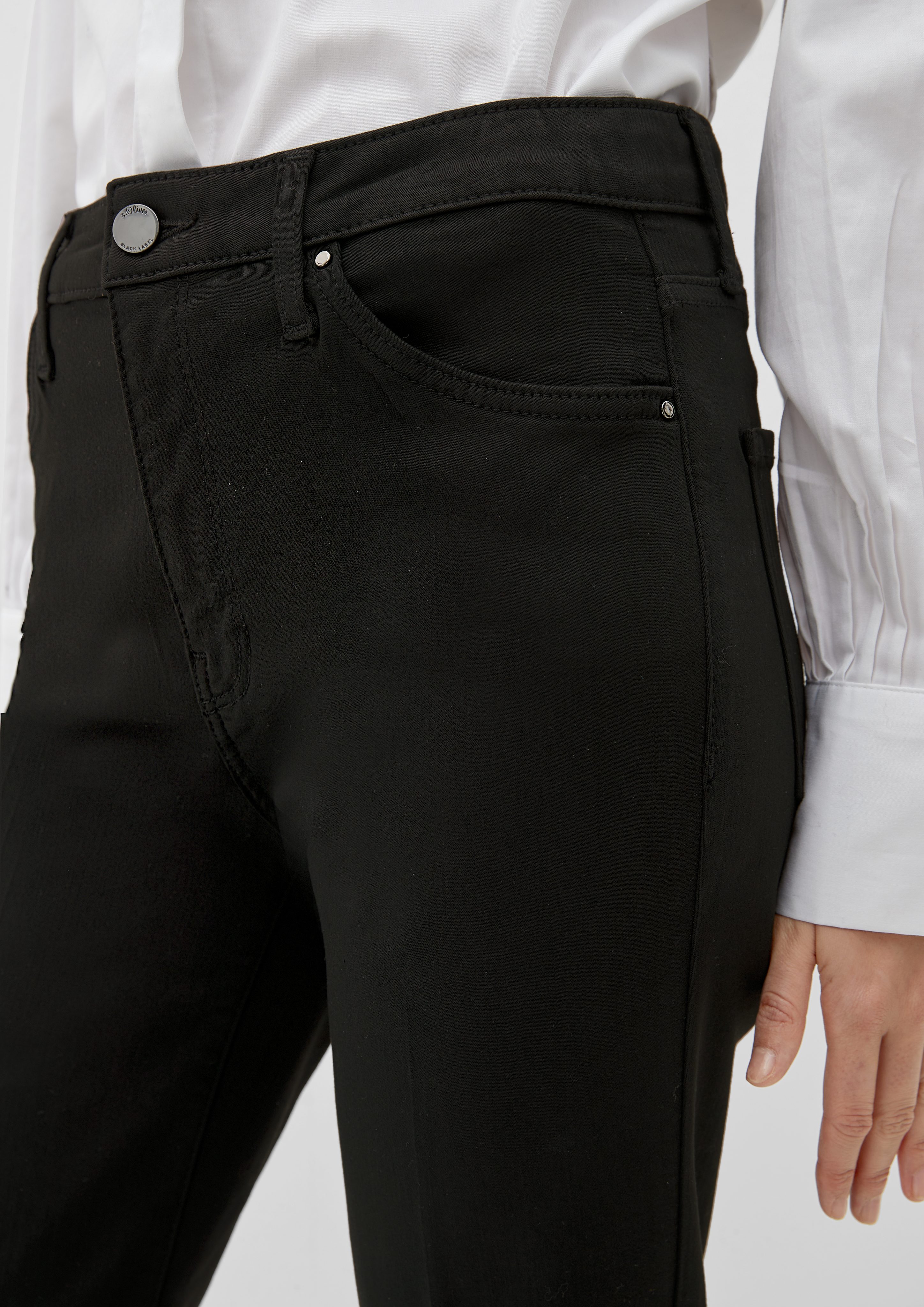 Jeans / Regular BLACK / Flared 5-Pocket-Jeans LABEL Rise s.Oliver / Fit High Leg