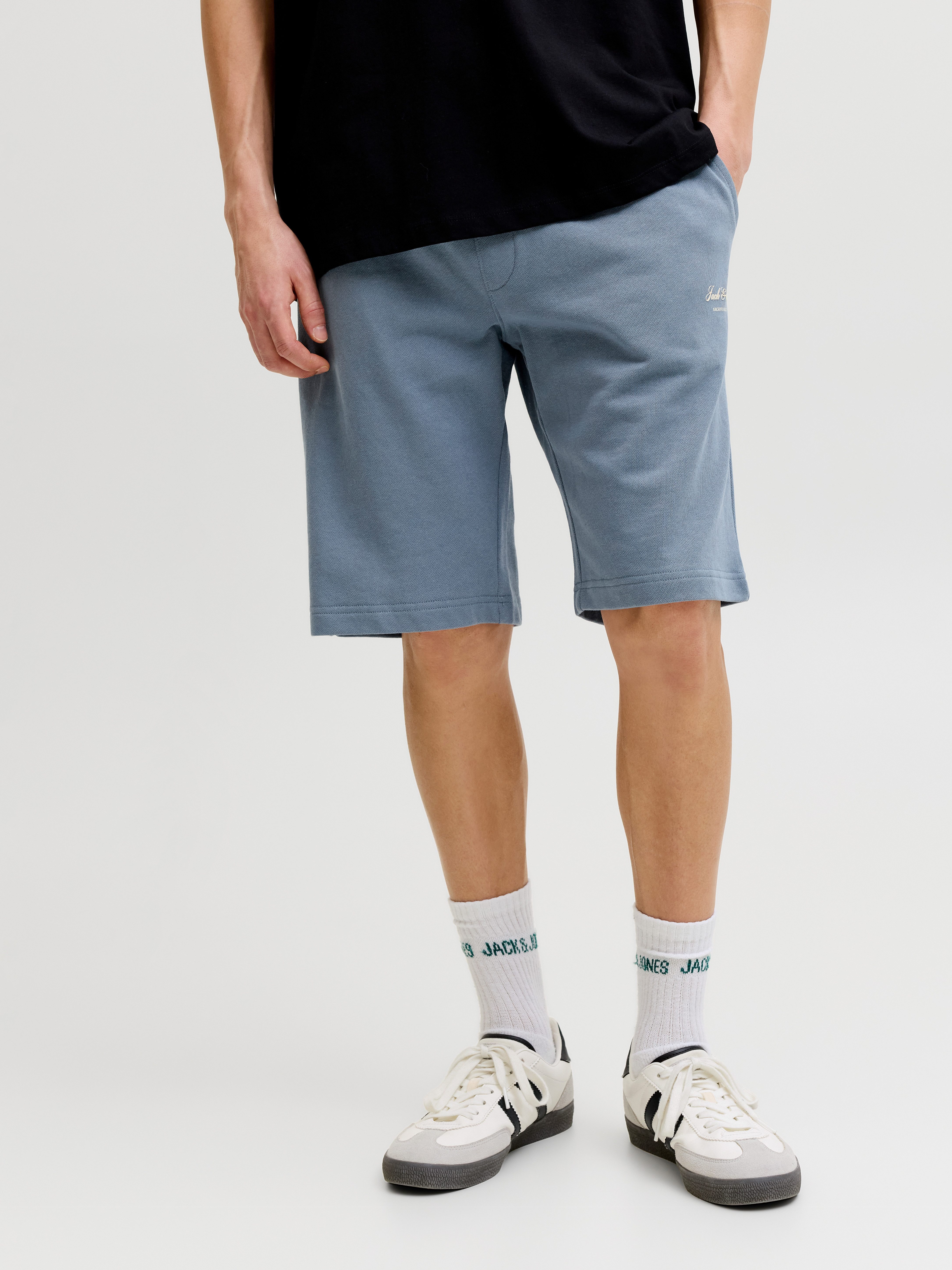 Jack & Jones Laufshorts JPSTGORDON ARCHIVE SWEAT SHORTS MID SN mit Kordelzug
