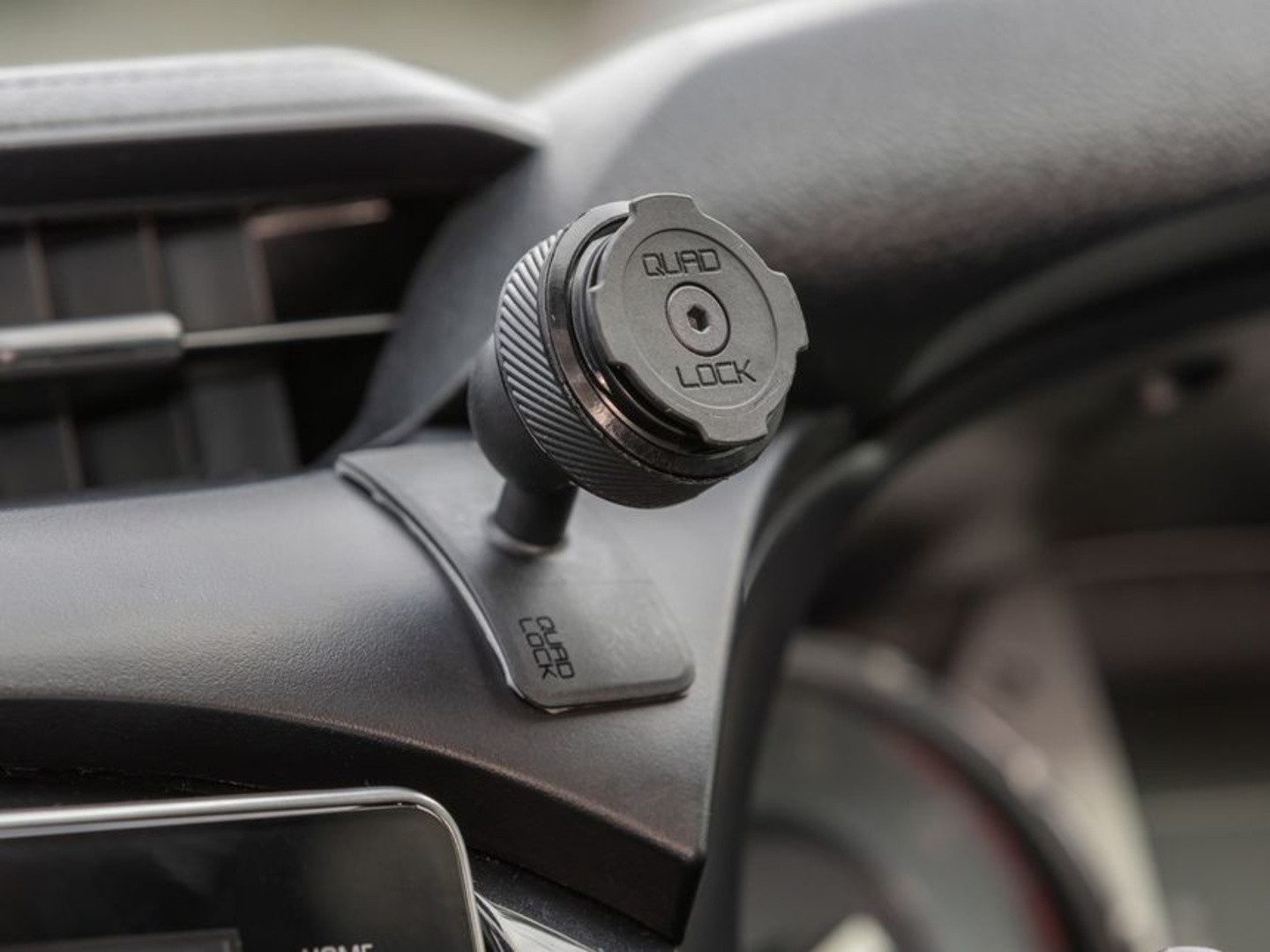 Quad Lock Handy-Halterung QUAD LOCK Lock Dash Auto klebe Armaturenbrett / Konsole Autohalterung