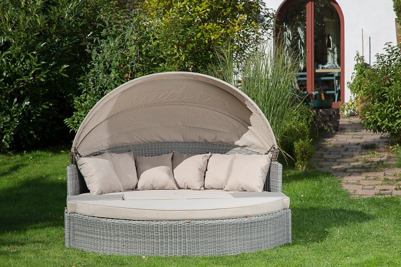 MULIT-LOUNGEBETT von MERXX mit vielen gemütlichen Kissen