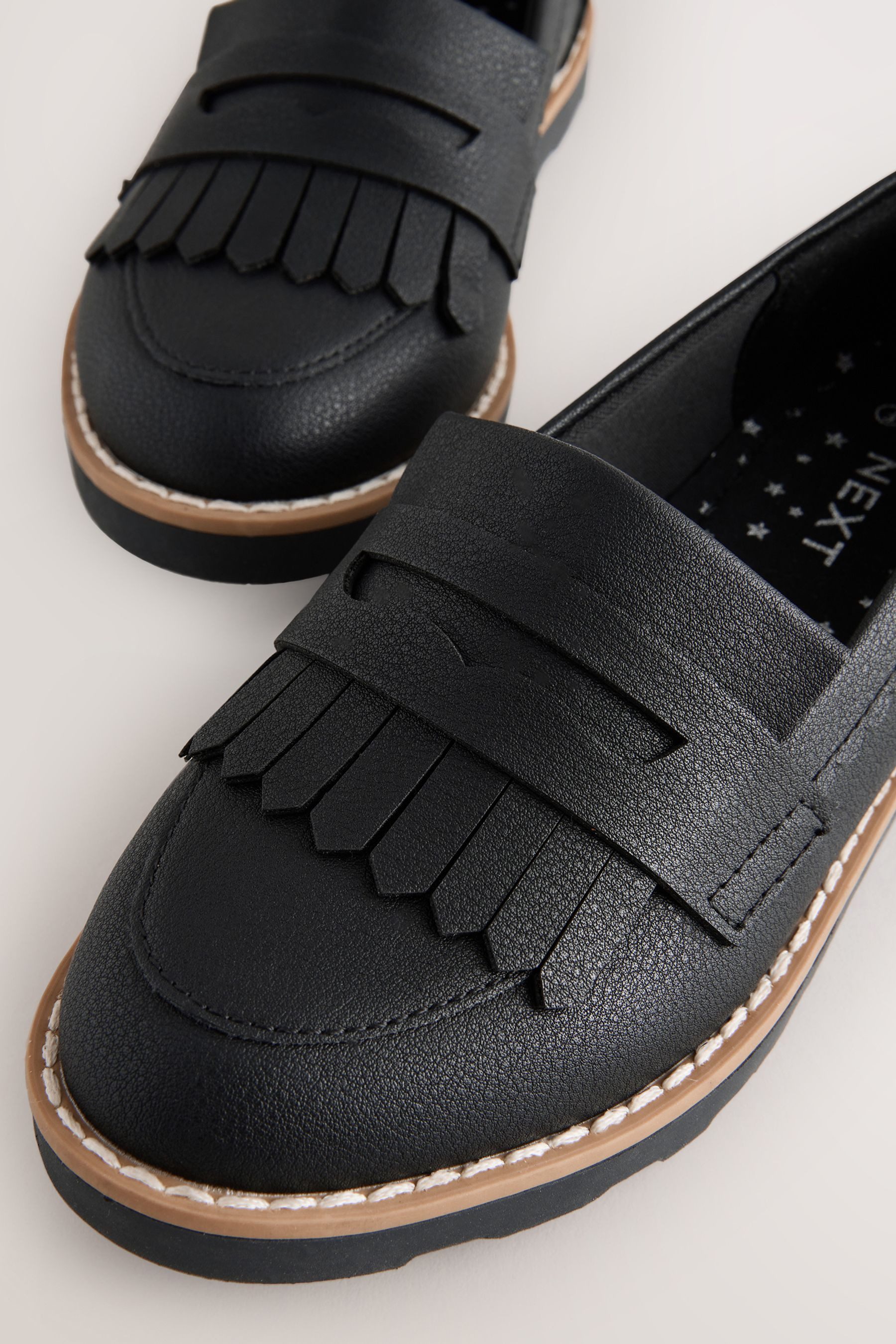 Next Slipper für die Schule, schmale Passform Loafer (1-tlg)