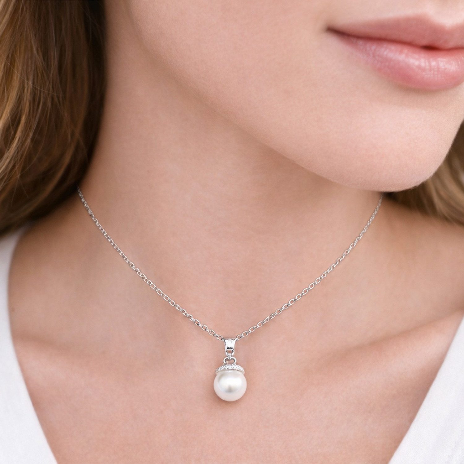 LUISIA® Kette mit Anhänger Halskette mit Perlen Anhänger und Premium Kristallen (1-tlg., inkl. Schmuckbox) – Bild 2 von 5