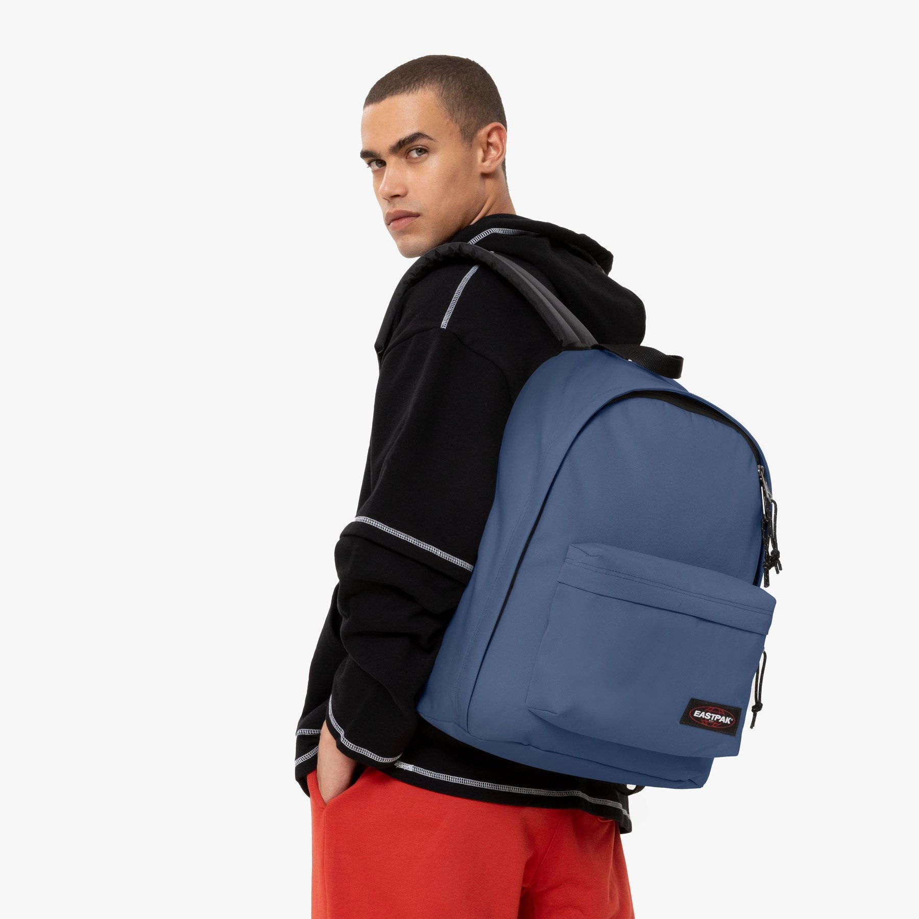 Eastpak Freizeitrucksack OUT OF OFFICE, Unisex Cityrucksack, Arbeitsrucksack, Schulrucksack mit Logo-Aufnäher