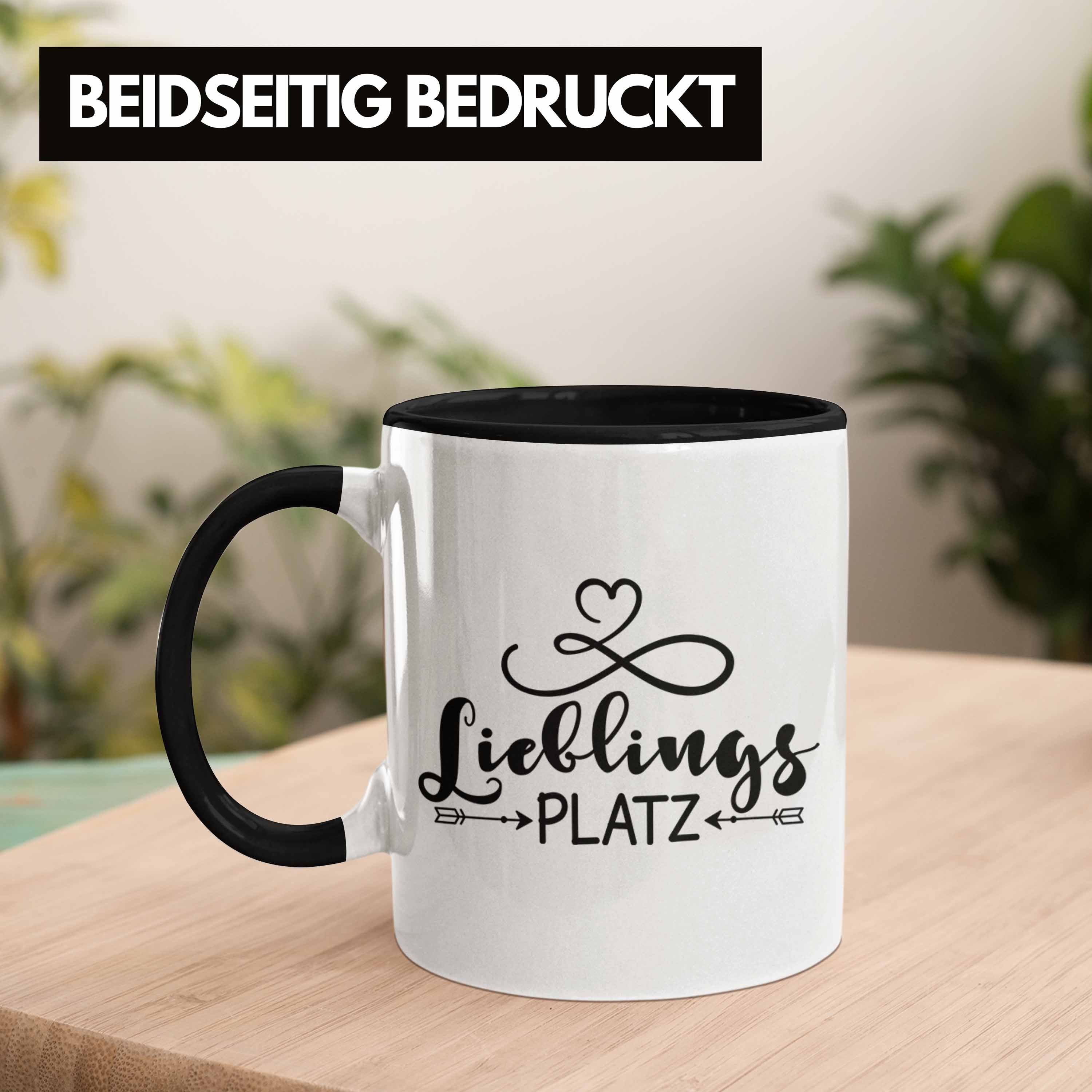 Trendation Tasse Trendation - Zuhause Lieblings-Platz für Neue Geschenk Wohnung Büro Geschenkidee Tasse Schwarz