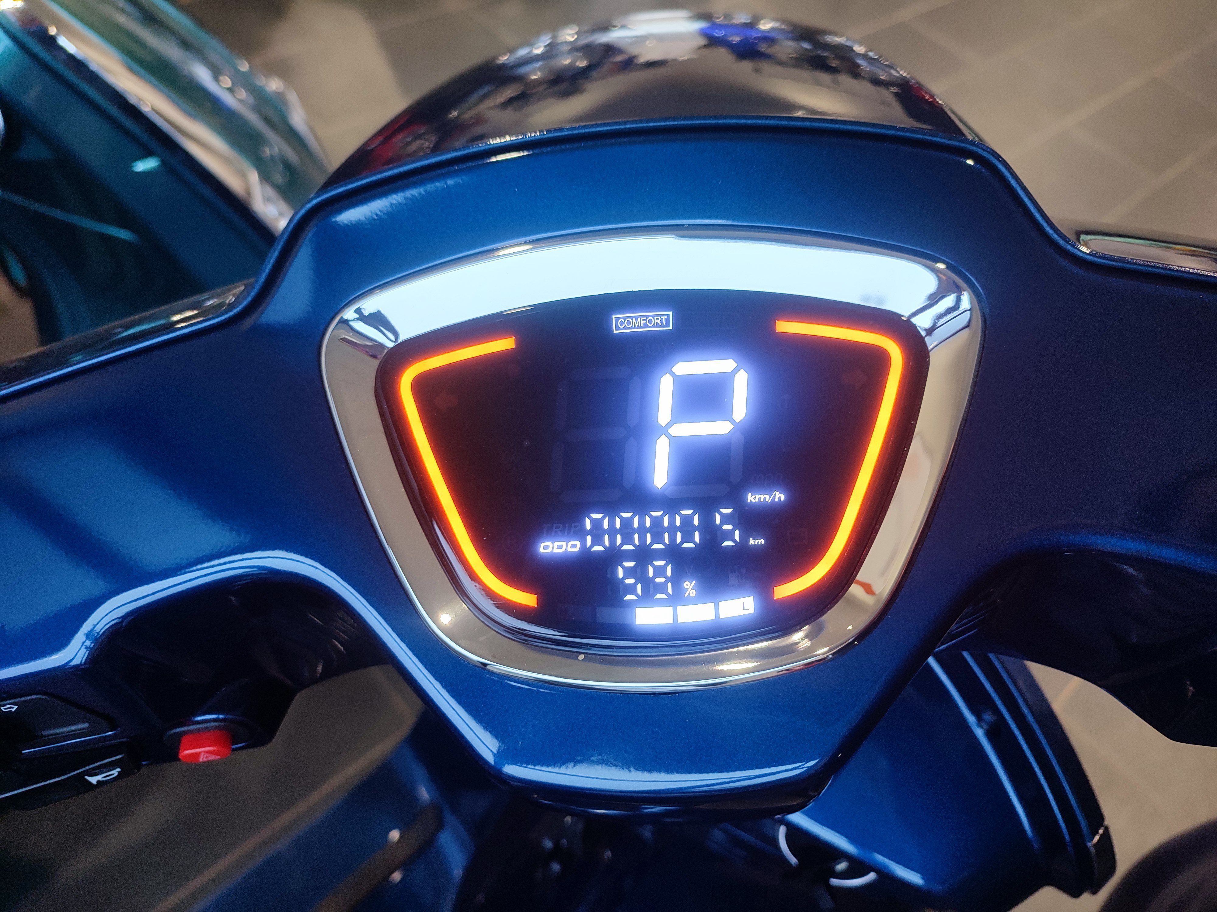 e-kuma E-Motorroller Cloud, 4500,00 W, 45 km/h, inklusive Topcase, inklusive 1x 72V31,2Ah Akku