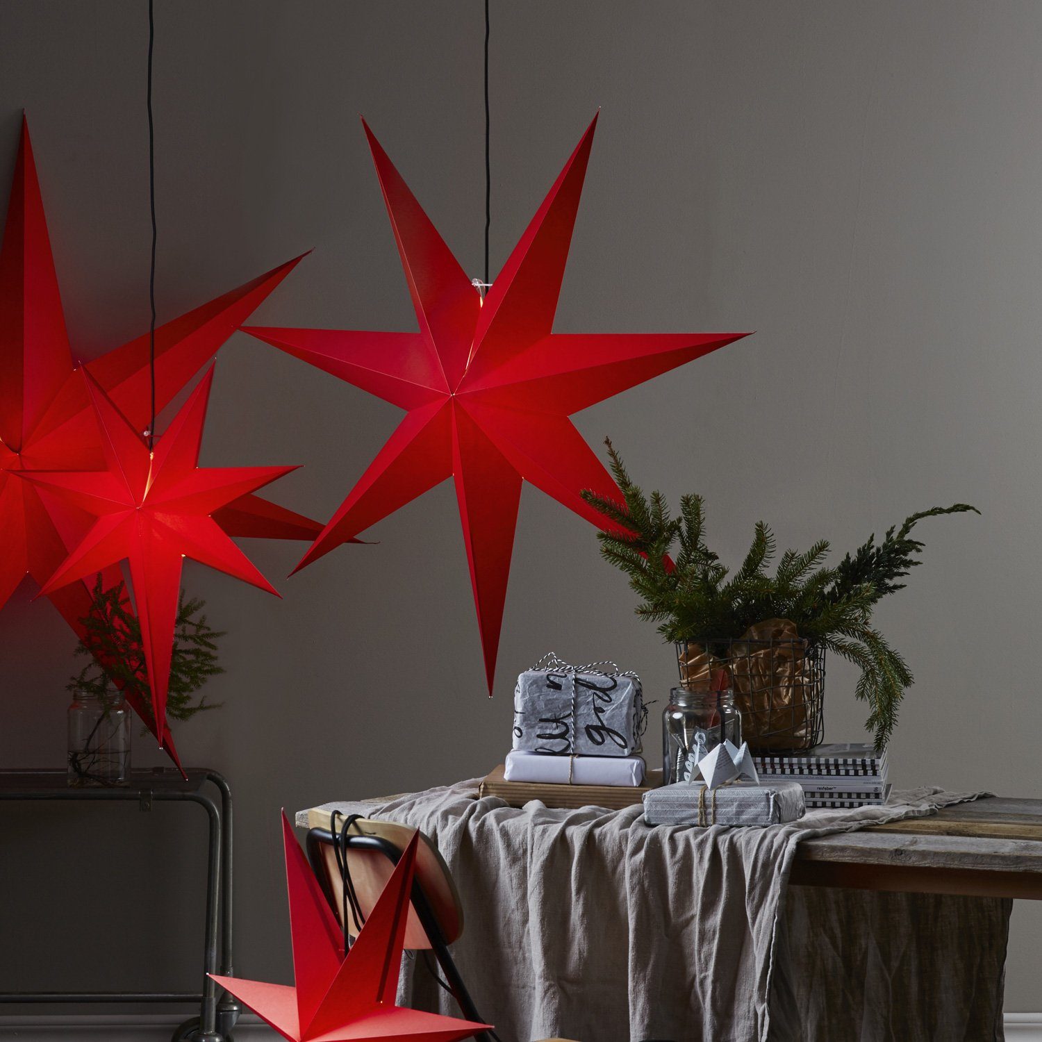 STAR TRADING LED Stern Papierstern Leuchtstern Faltstern 7-zackig hängend 55cm mit Kabel rot