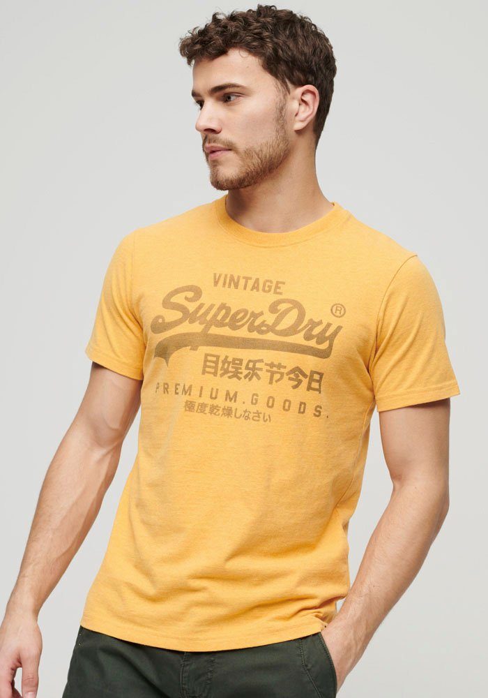 Superdry T-Shirt Basic Shirt CLASSIC VL HERITAGE T SHIRT mit Logodruck (Klassische Passform mit Rundhalsausschnitt) aus pflegeleichter Baumwolle für ein angenehmes Tragegefühl