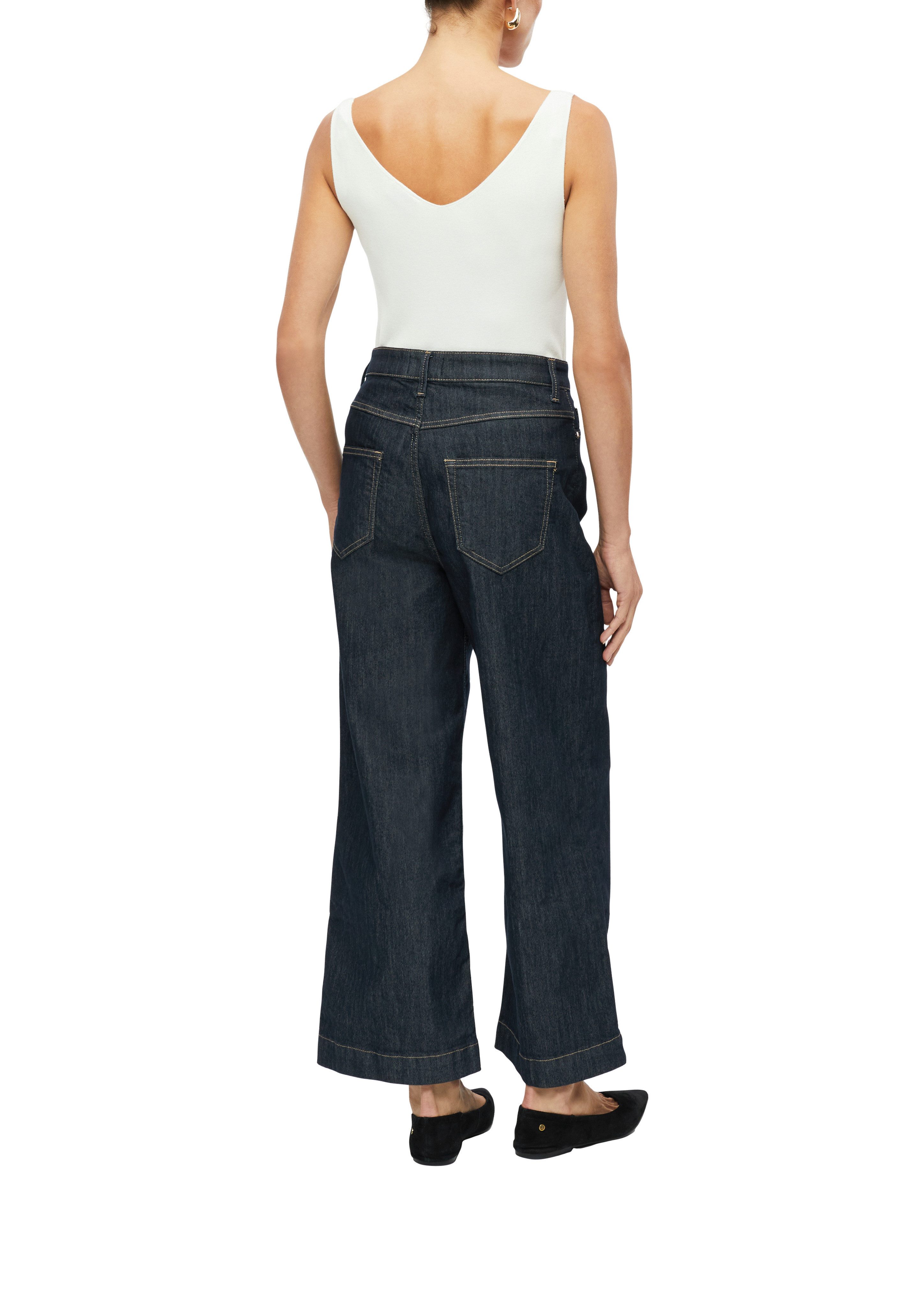 s.Oliver BLACK LABEL Weite Jeans Style Suri mit Stretch – Bild 2 von 4