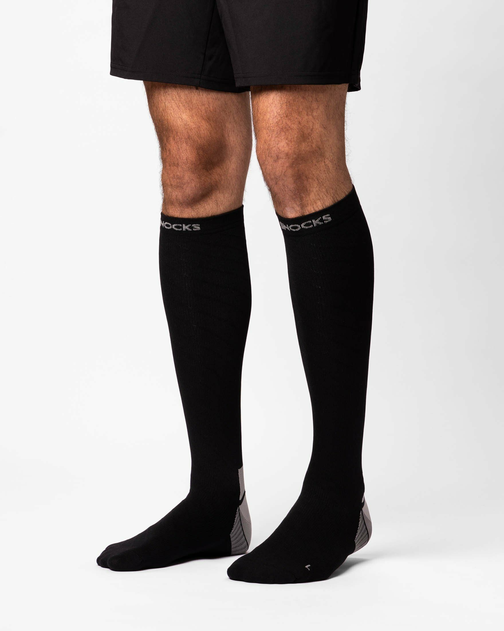 SNOCKS Kompressionsstrümpfe kniehohe Sportstrümpfe (1-Paar) mit leichter Kompression, atmungsaktiv, perfekt für den Sport