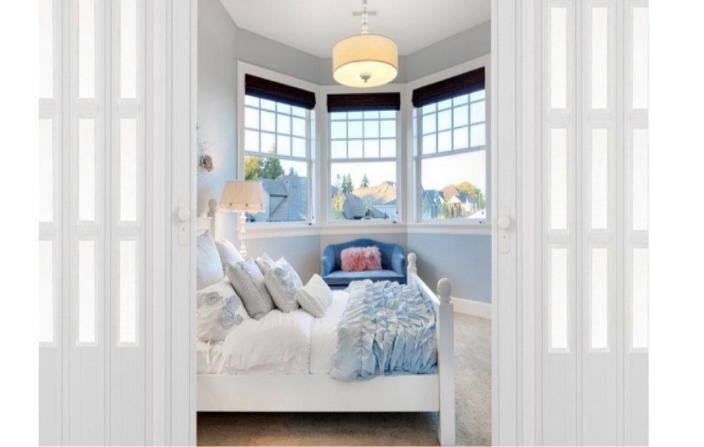 Falttür Mit Fenster - Praktische Schiebetür In Mahagoni-Optik