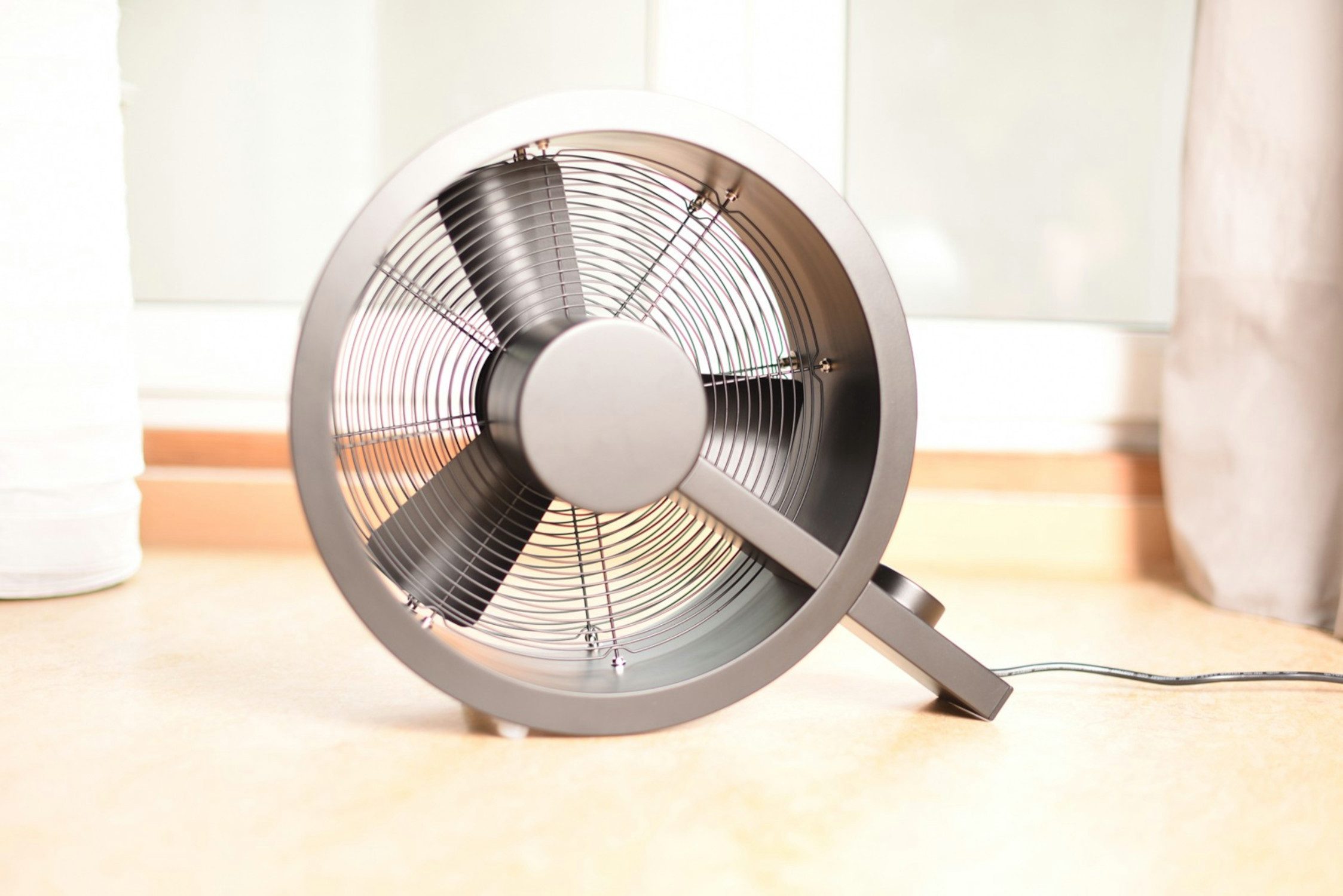 Stadler Form Tischventilator Stadler Form Ventilator Q bis 40 m² Raumgröße