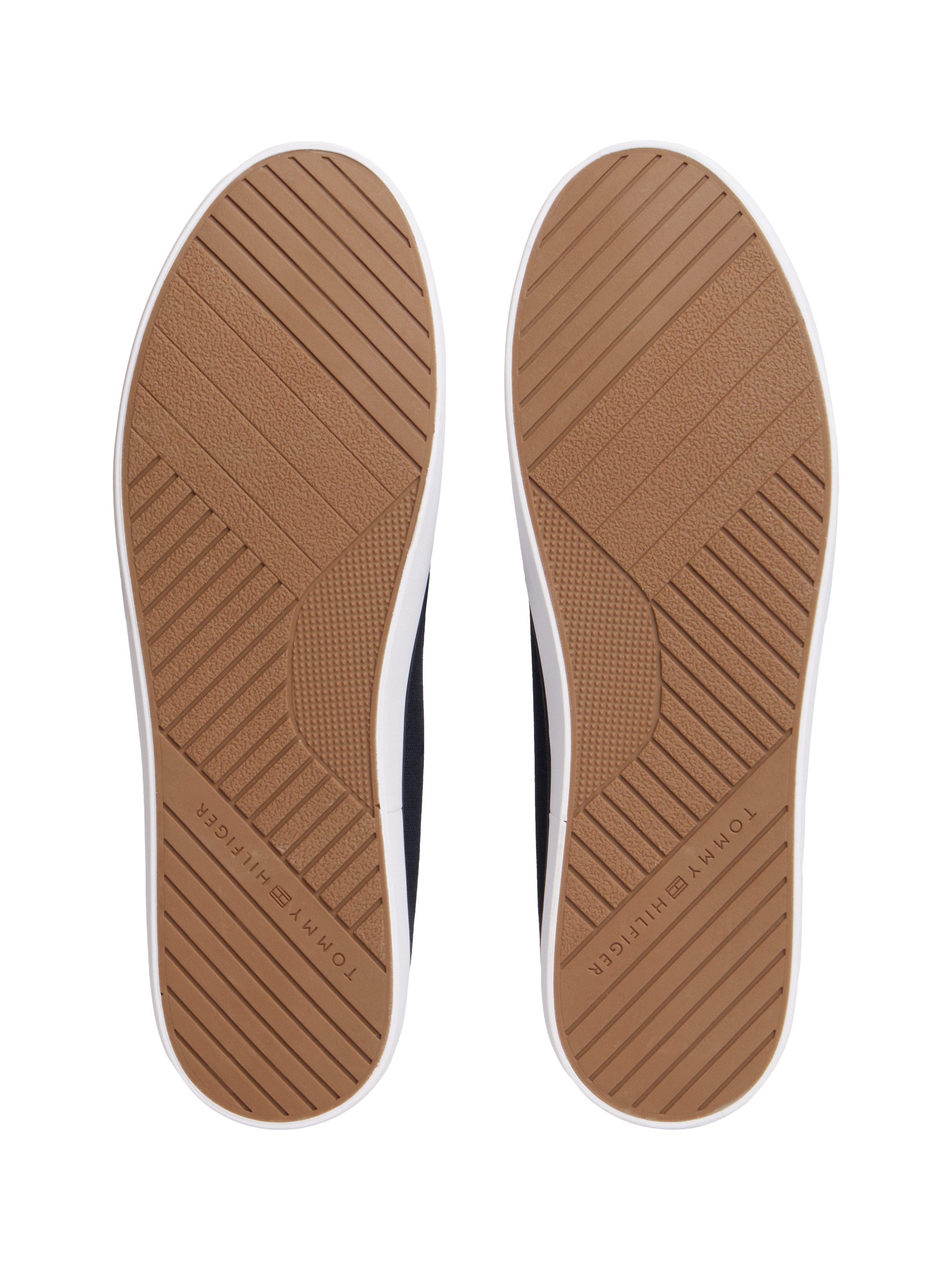 Tommy Hilfiger HARLEM CORE II CVS Sneaker Freizeitschuh, Halbschuh, Schnürer mit Logo-Aufnäher an der Schuhzunge