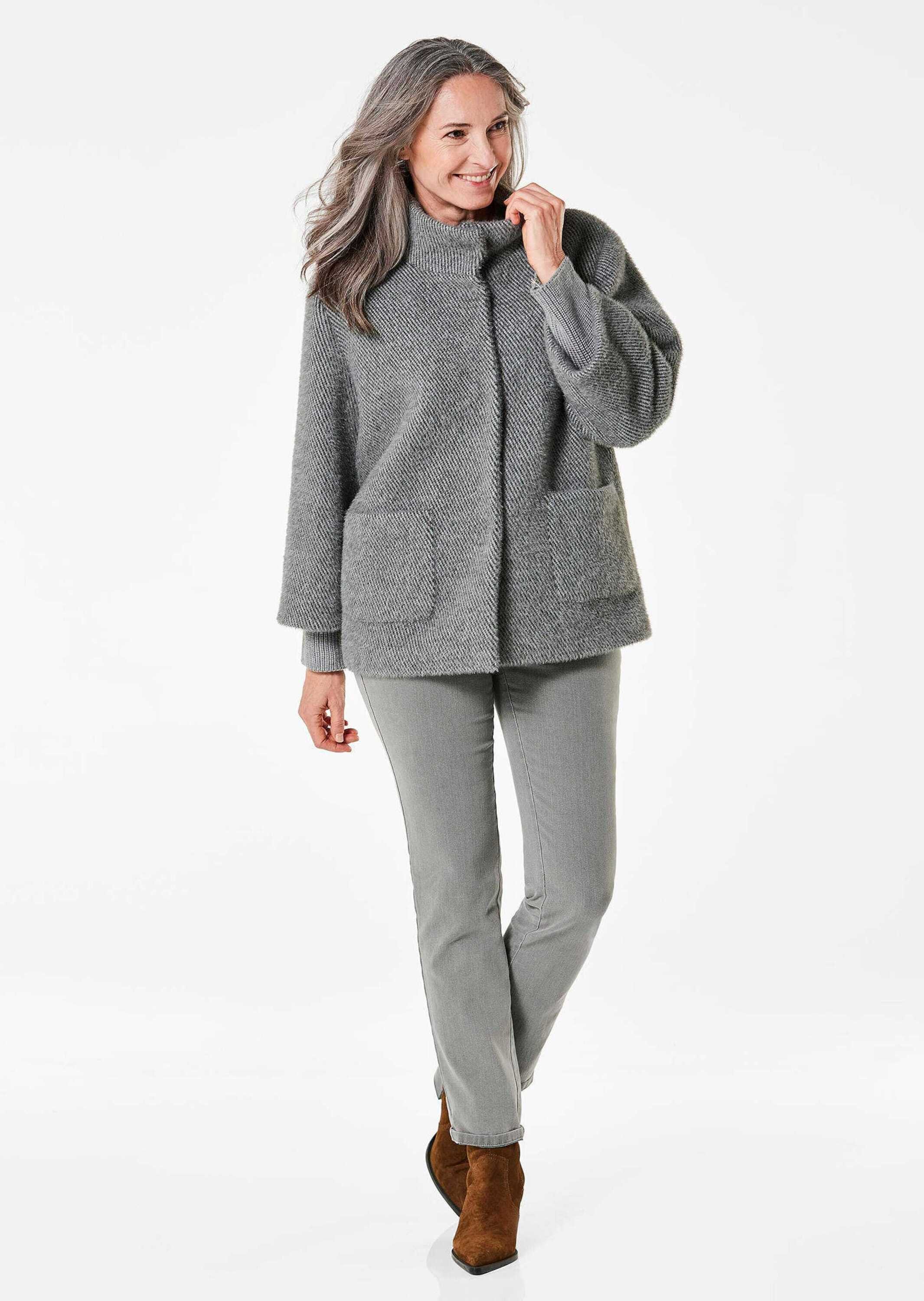 GOLDNER Outdoorjacke Kurzgröße: Flauschiger Kurzmantel mit Stehkragen Flaus günstig online kaufen