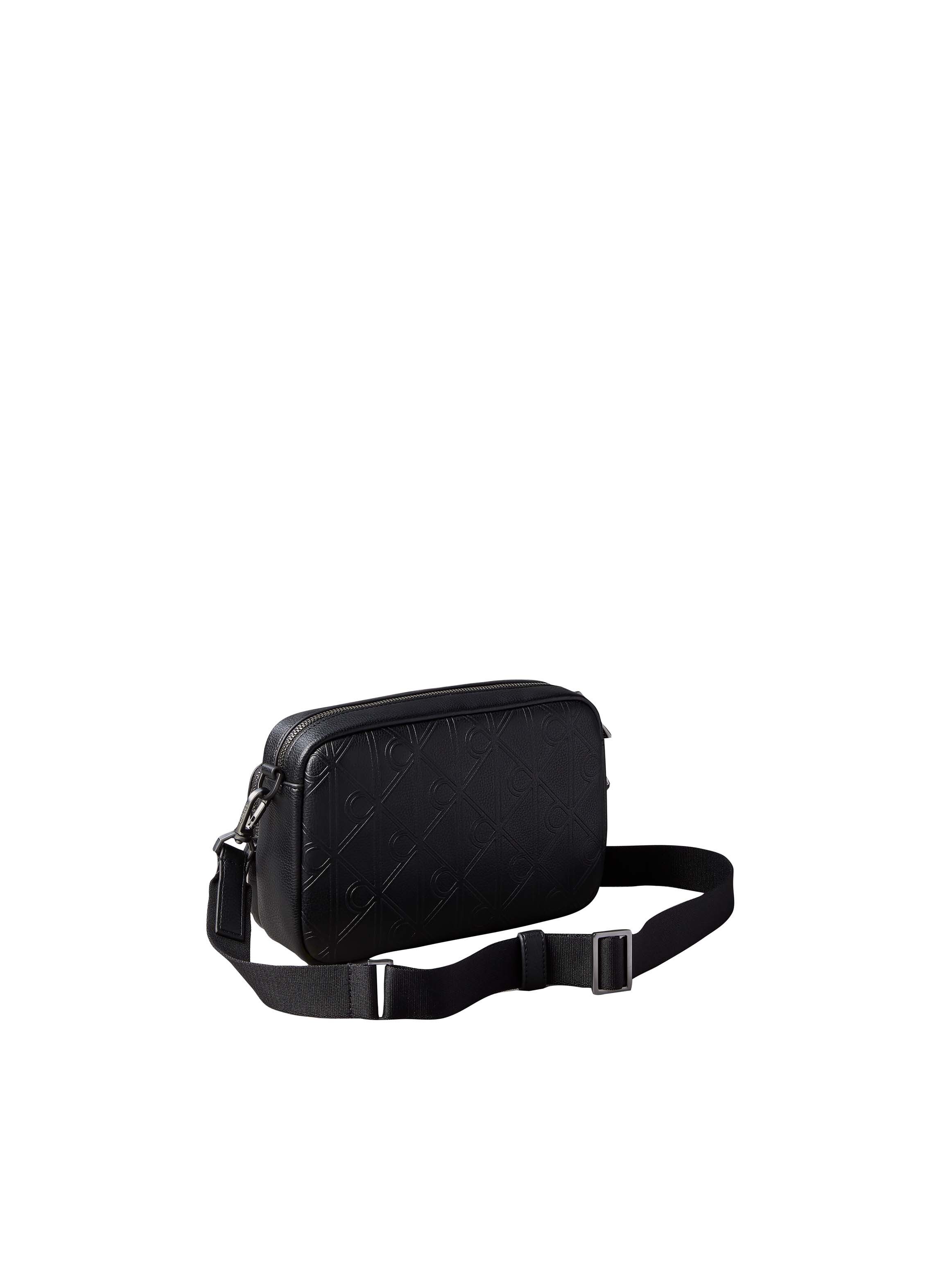 Calvin Klein Umhängetasche EMBLEM AOP DEBOSS CAMERA BAG, Crossbody Bag, Schultertasche mit CK-Logoprägung und Fronttasche – Bild 3 von 4