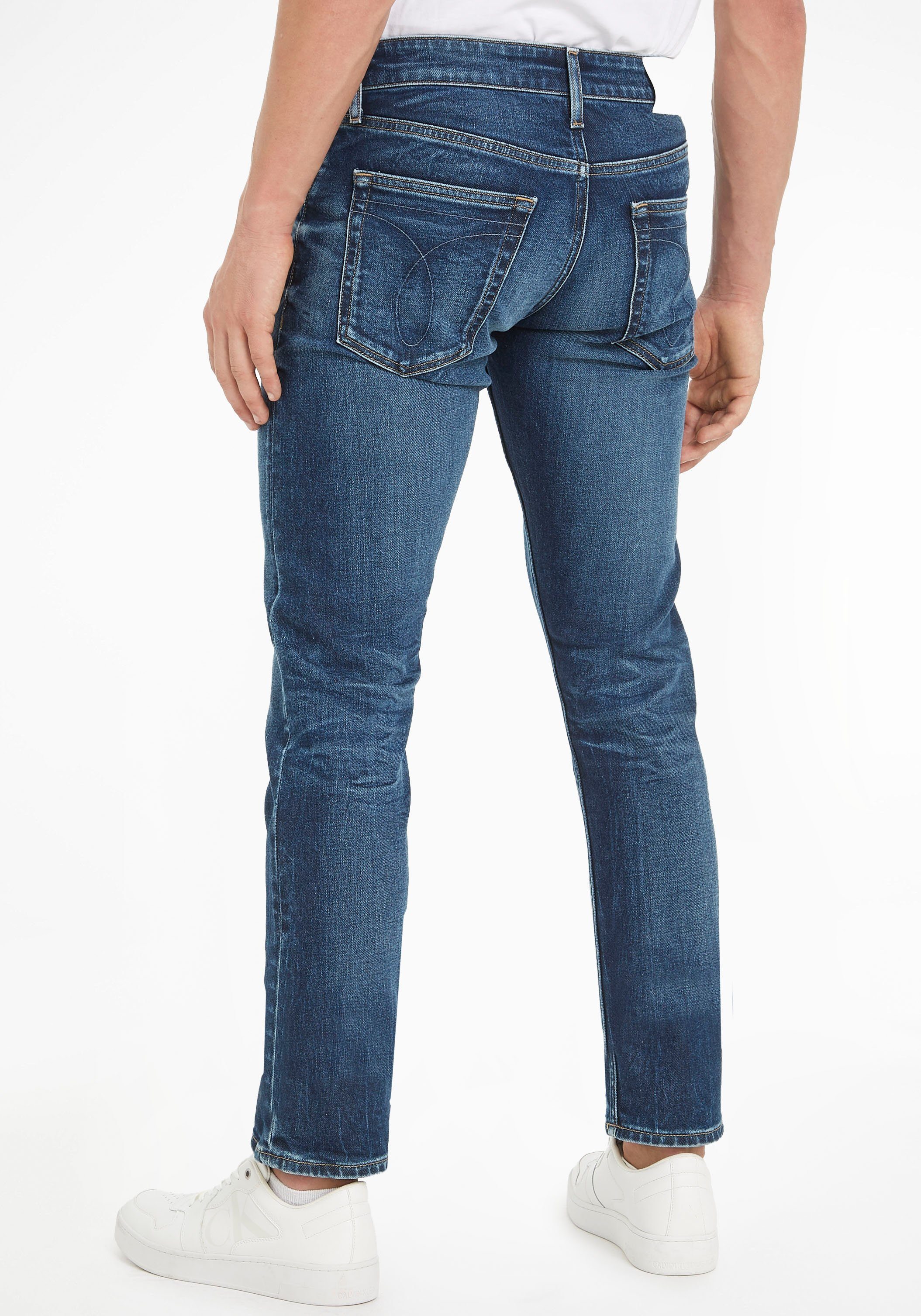 Denim 5-Pocket-Form Slim-fit-Jeans Dark Jeans in Calvin Klein
