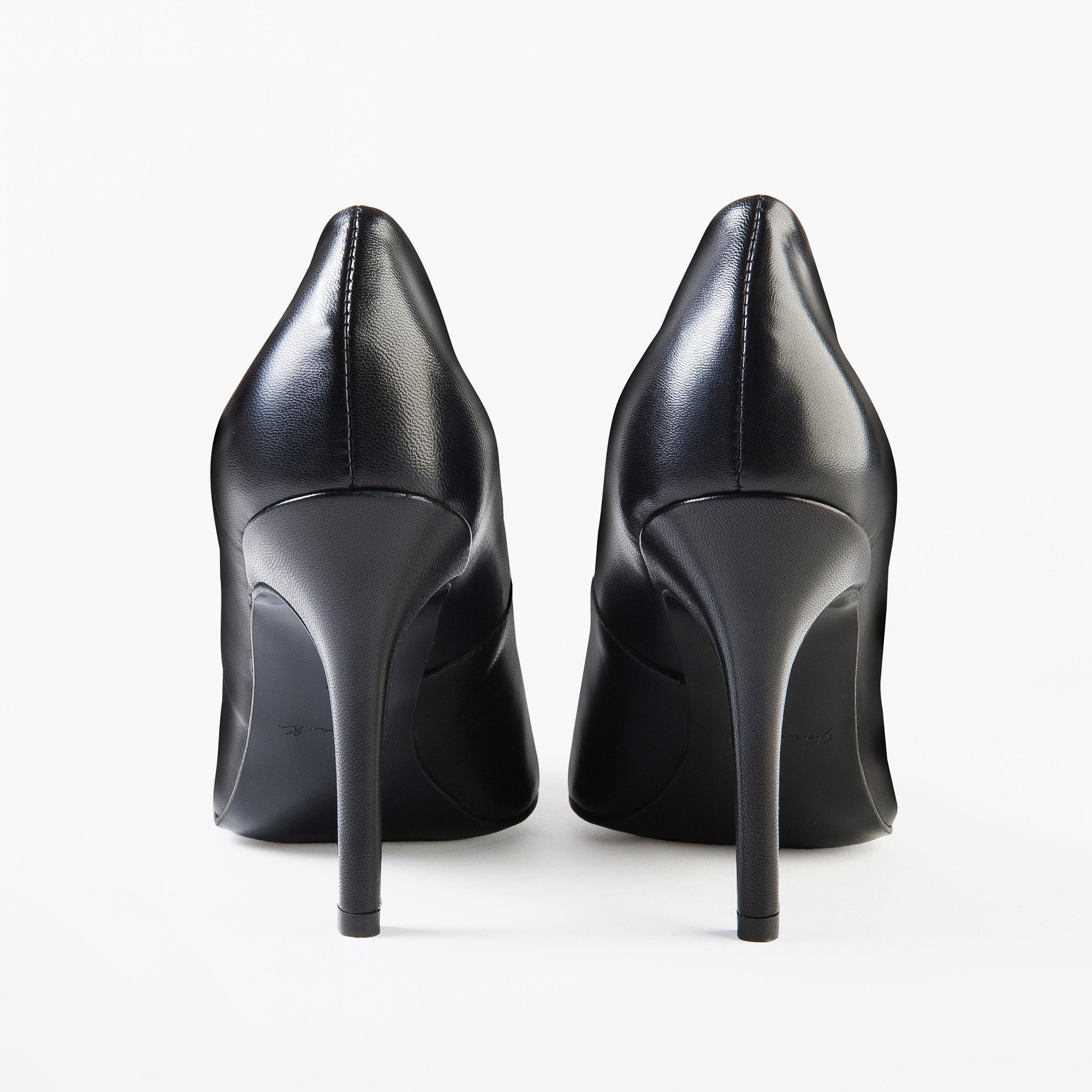 GosiaK. "Ruby" Pumps aus edlem Glattleder