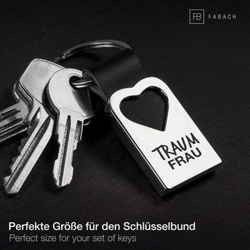 FABACH Schlüsselanhänger Leder mit Herz und Gravur "Traumfrau" - Geschenk Ehefrau Partnerin