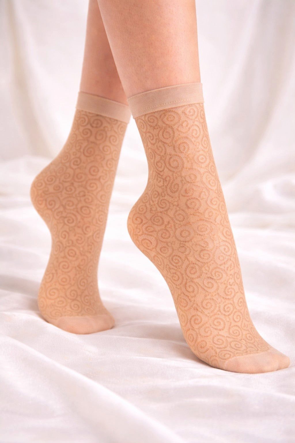 Lycille Feinsocken Transparente Damen Socken mit Ornamentmuster – Fashion Söckchen