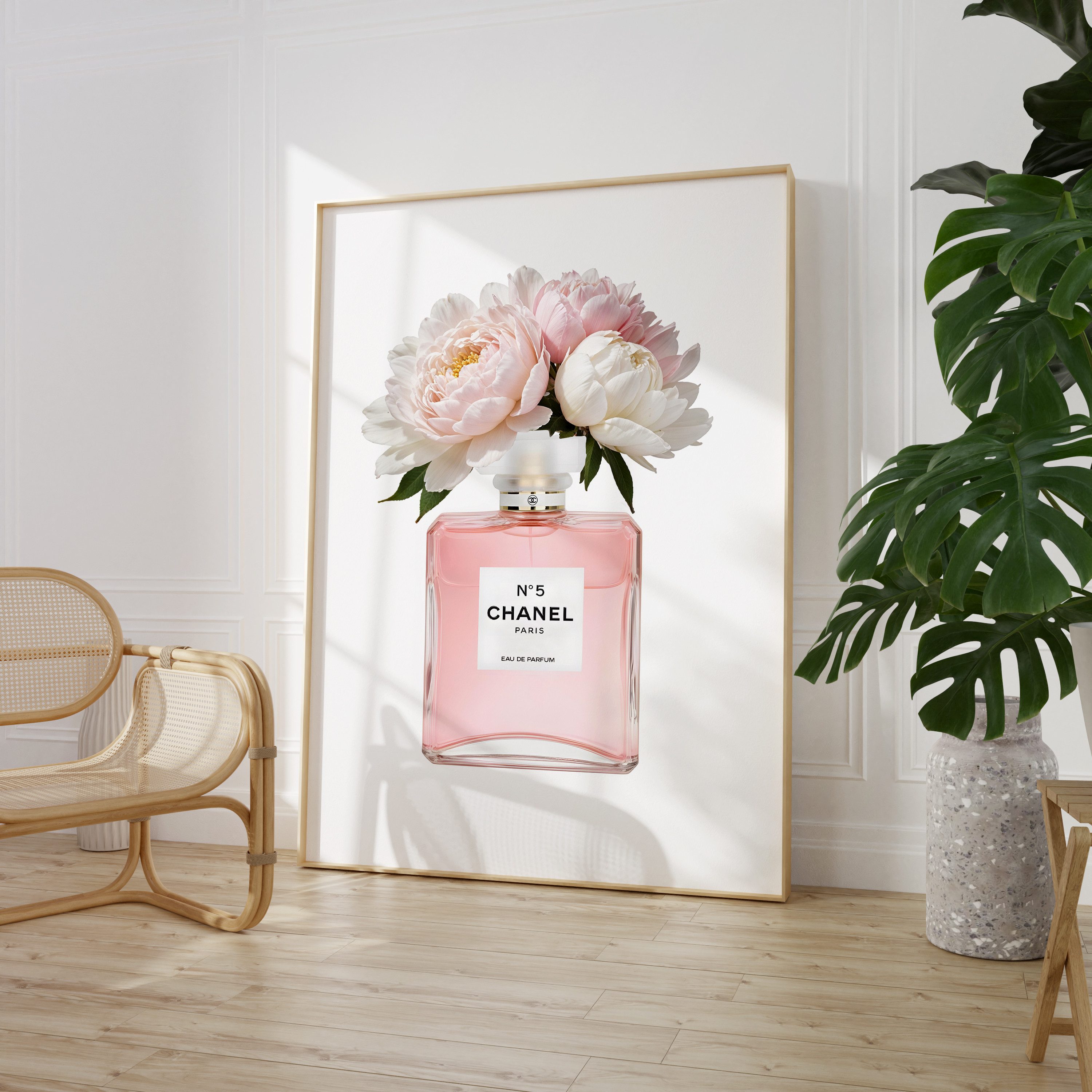 JUSTGOODMOOD Poster Premium ® Coco Chanel Poster · Coco Pink Parfüm Flacon · ohne Rahmen, (1 St) – Bild 4 von 5
