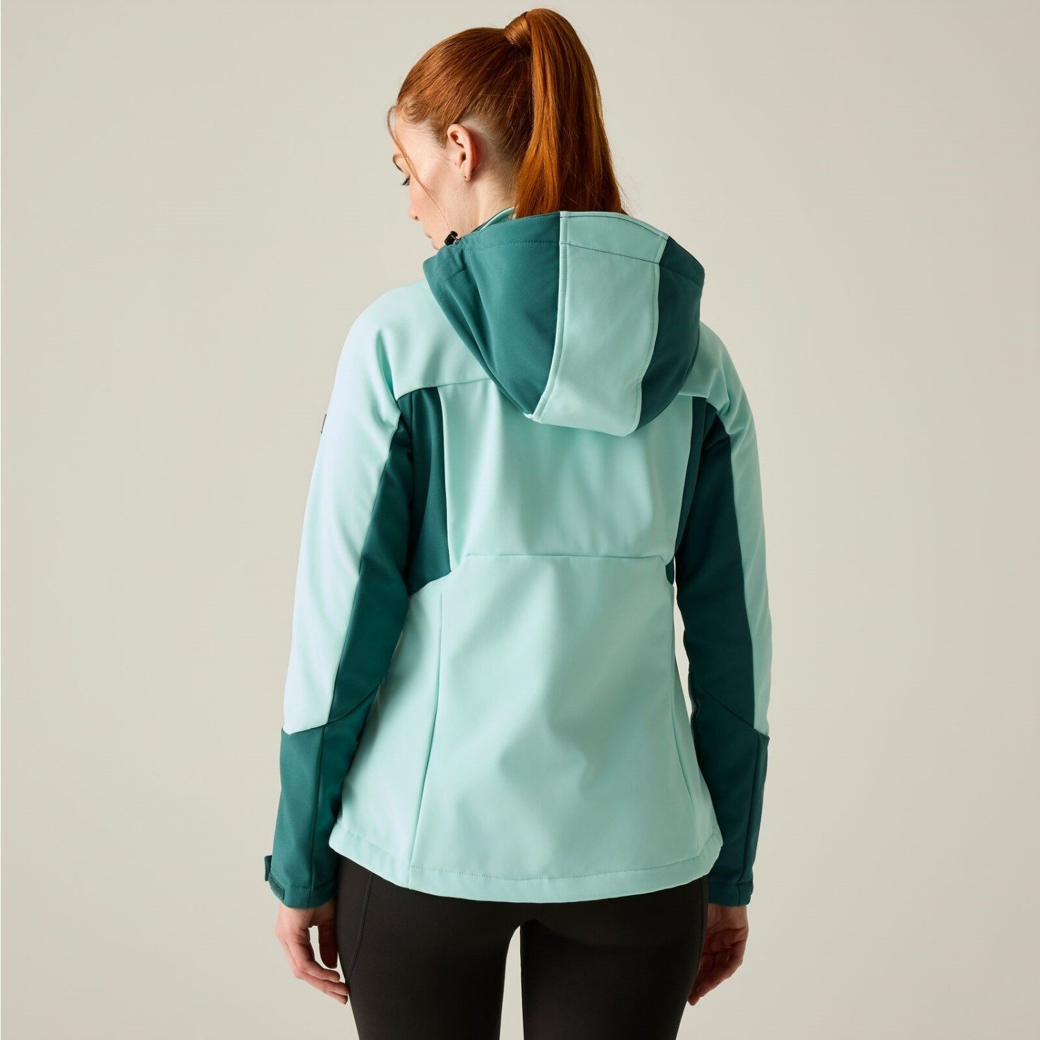Regatta Softshelljacke Desoto mit Kapuze und Unterarmbelüftung