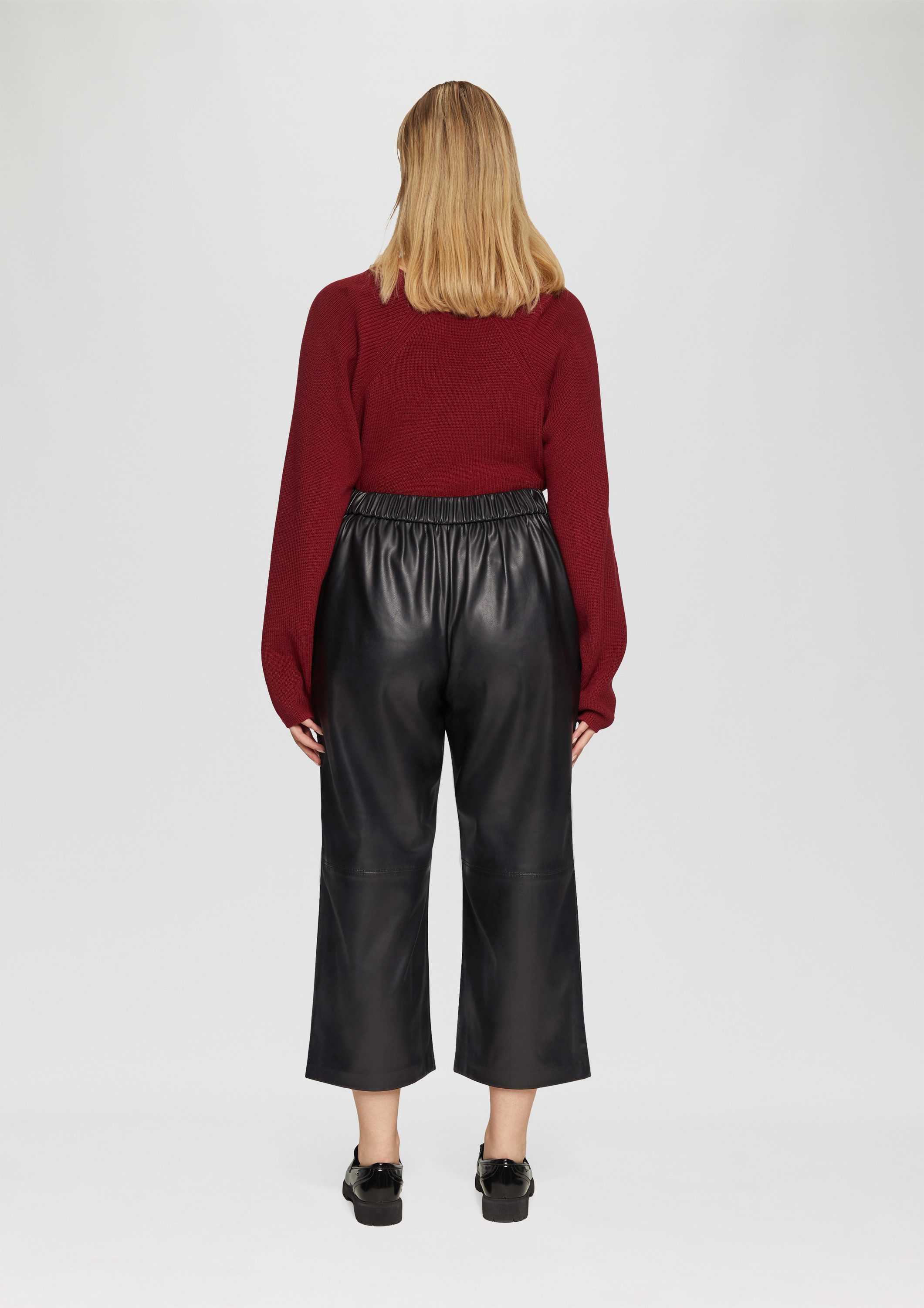 s.Oliver Culotte Hose Culotte aus Lederimitat mit Nahtdetails – Bild 3 von 5