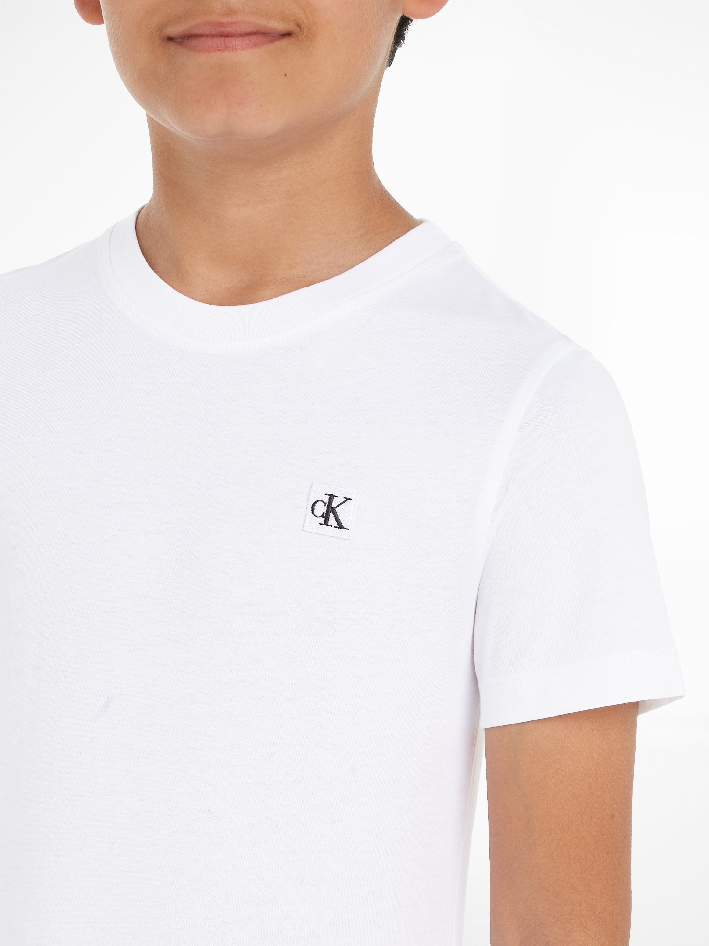 BADGE T-SHIRT Calvin mit Jeans T-Shirt MONOGRAM Bright Logodruck Klein MINI White