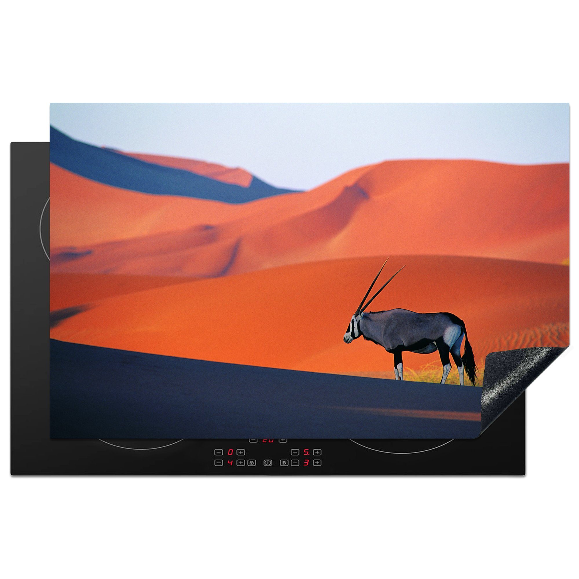MuchoWow Herdblende-/Abdeckplatte Eine Oryxantilope in der Nähe des Sossusvlei in Namibia, Vinyl, (1 tlg), 81x52 cm, Induktionskochfeld Schutz für die küche, Ceranfeldabdeckung