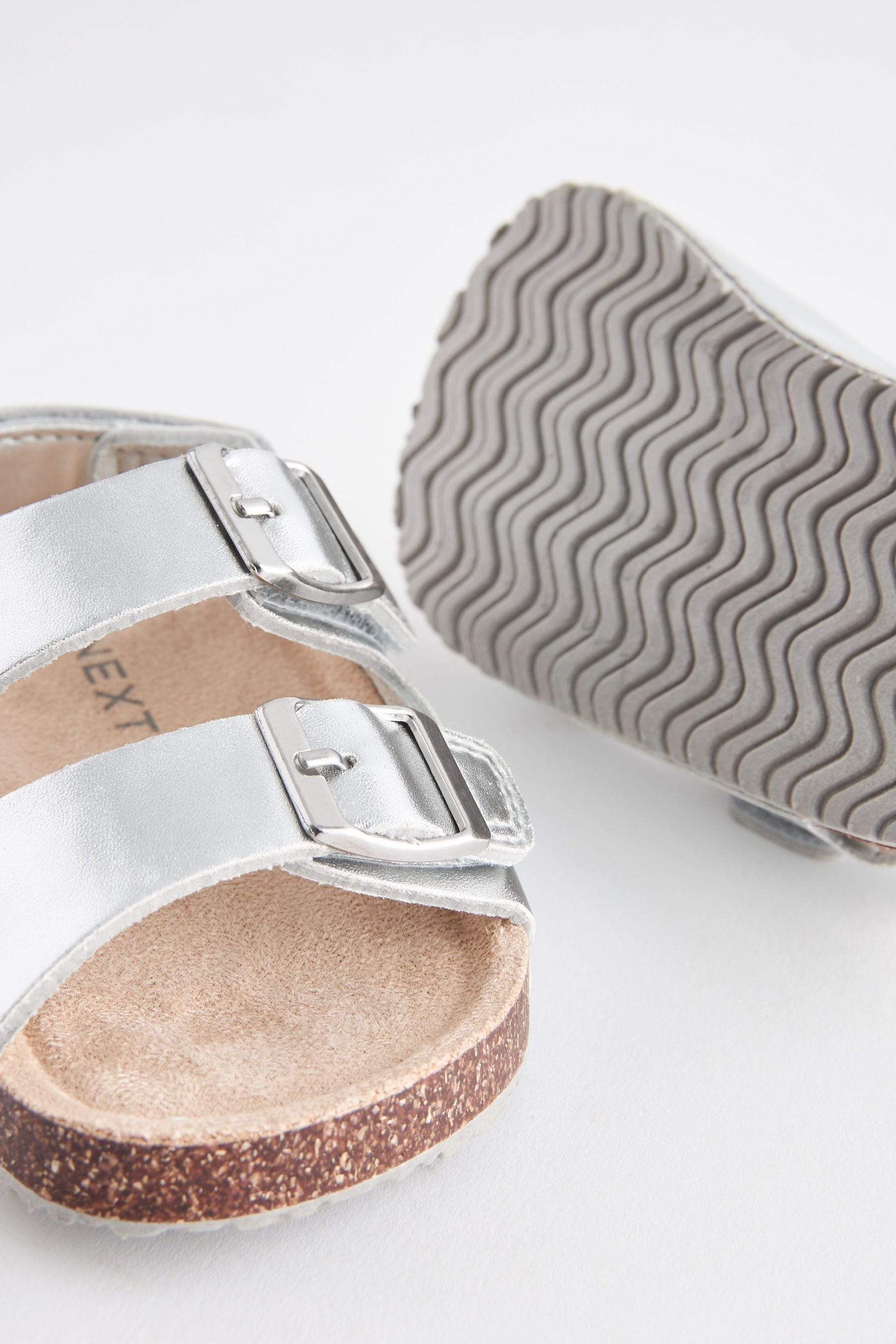 Doppelschnalle Korkbett-Sandalen (1-tlg) Sandale mit Silver Next