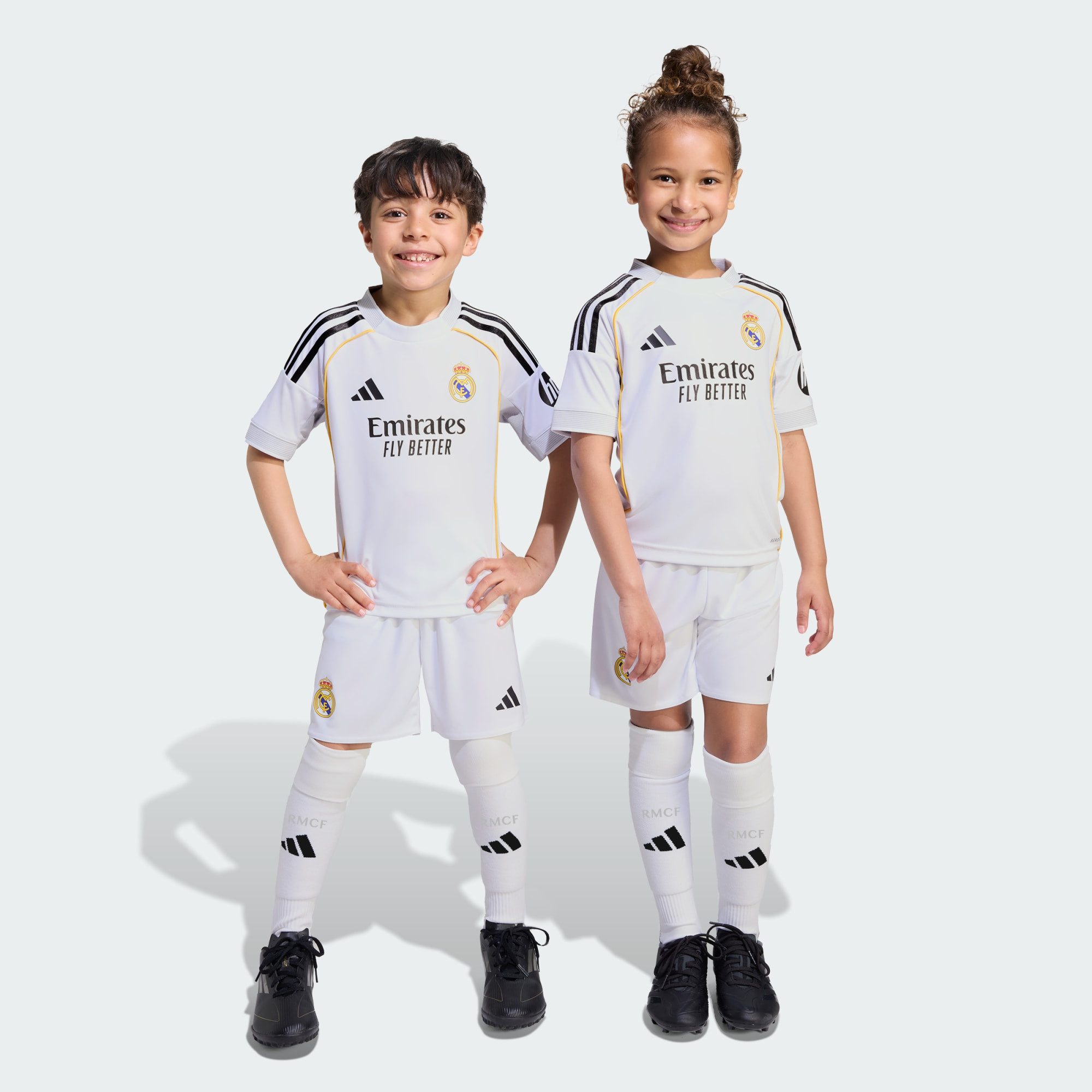Fußballtrikot REAL MADRID 25/26 HEIM MINI-AUSRÜSTUNG KINDER