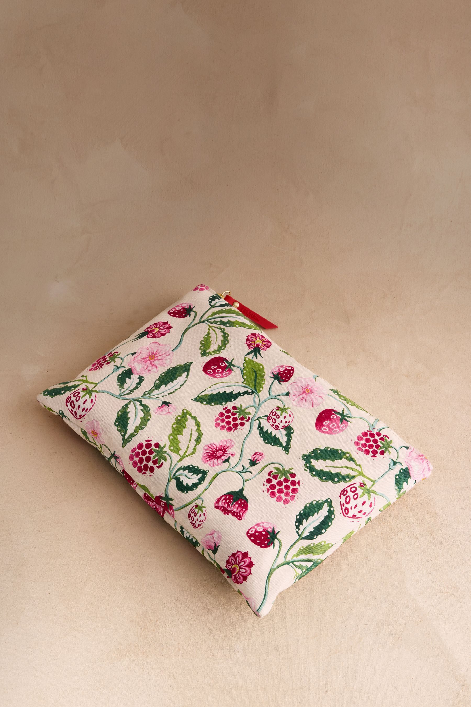 Cath Kidston Reisetasche Cath Kidston Reisetasche, Himbeer-Print (1-tlg)