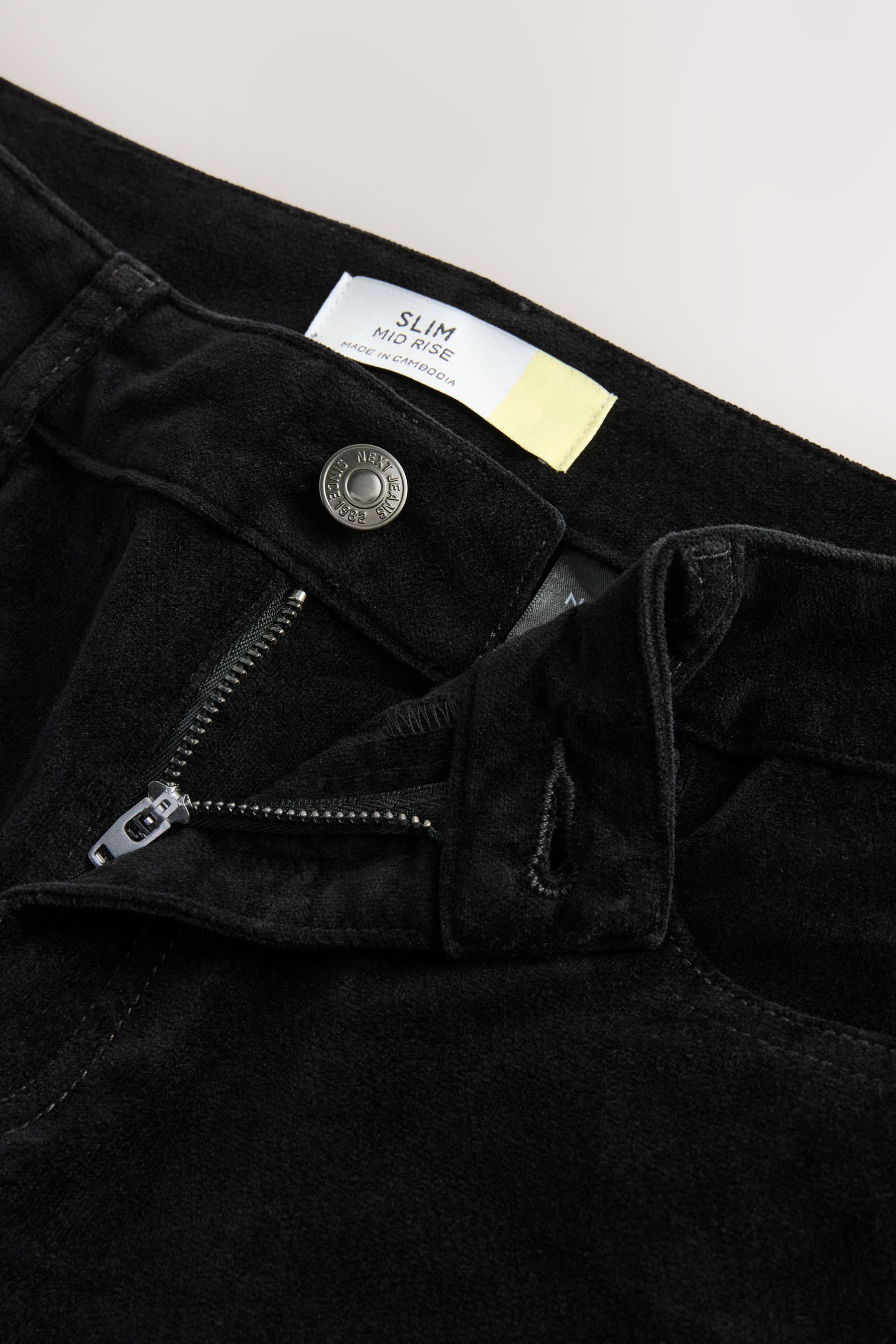 Next Slim-fit-Jeans Slim Fit Cord-Jeans, Kurzgröße (1-tlg)