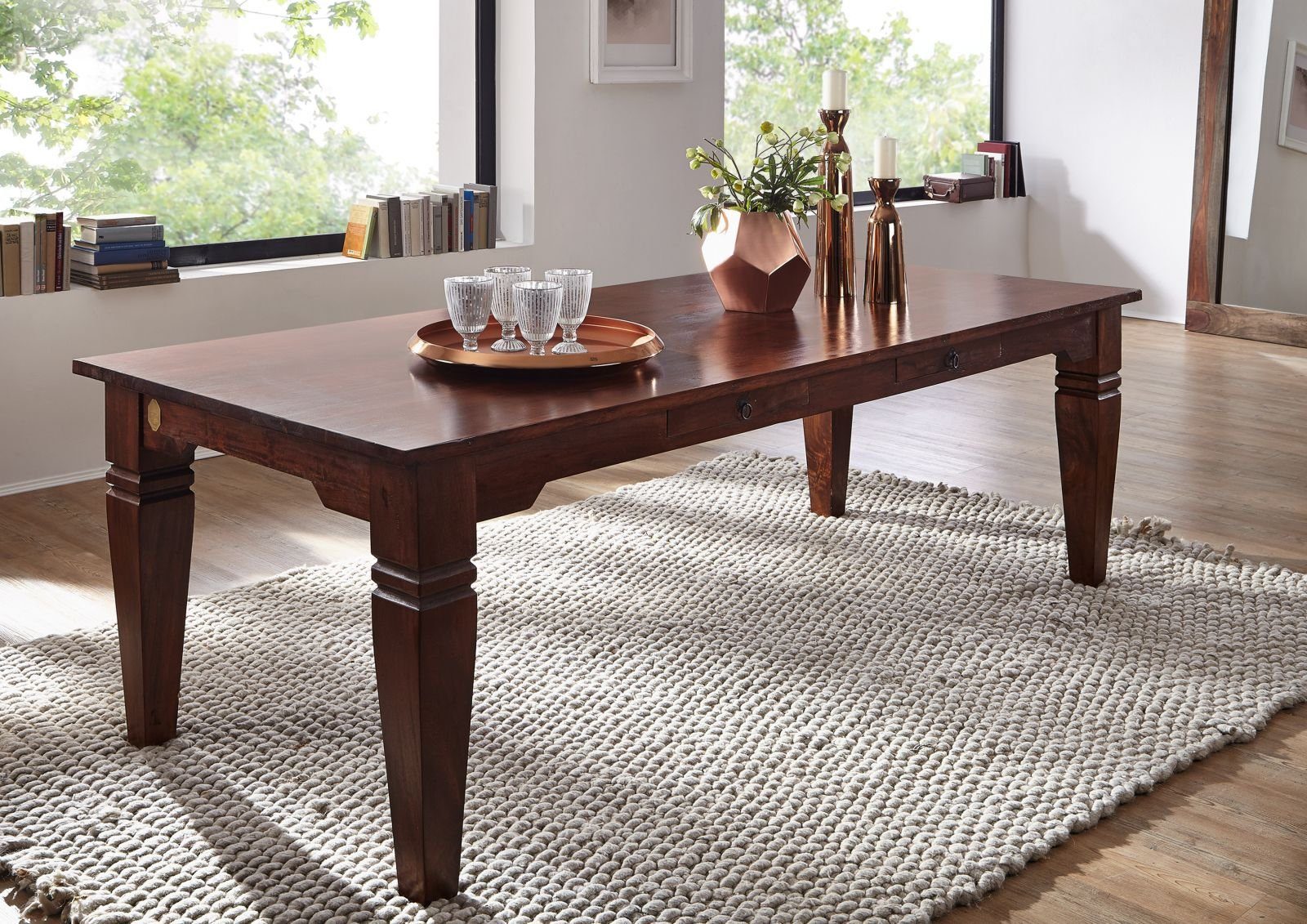 Massivmoebel24 Esstisch OXFORD (260x100x76 Akazie, Esstisch aus massiven Akazienholz im Landhausstil inklusive Schubladen), hochwertiges Edelholz;authentische Holzadern;aufwendige Schnitzereien und Verzierungen;