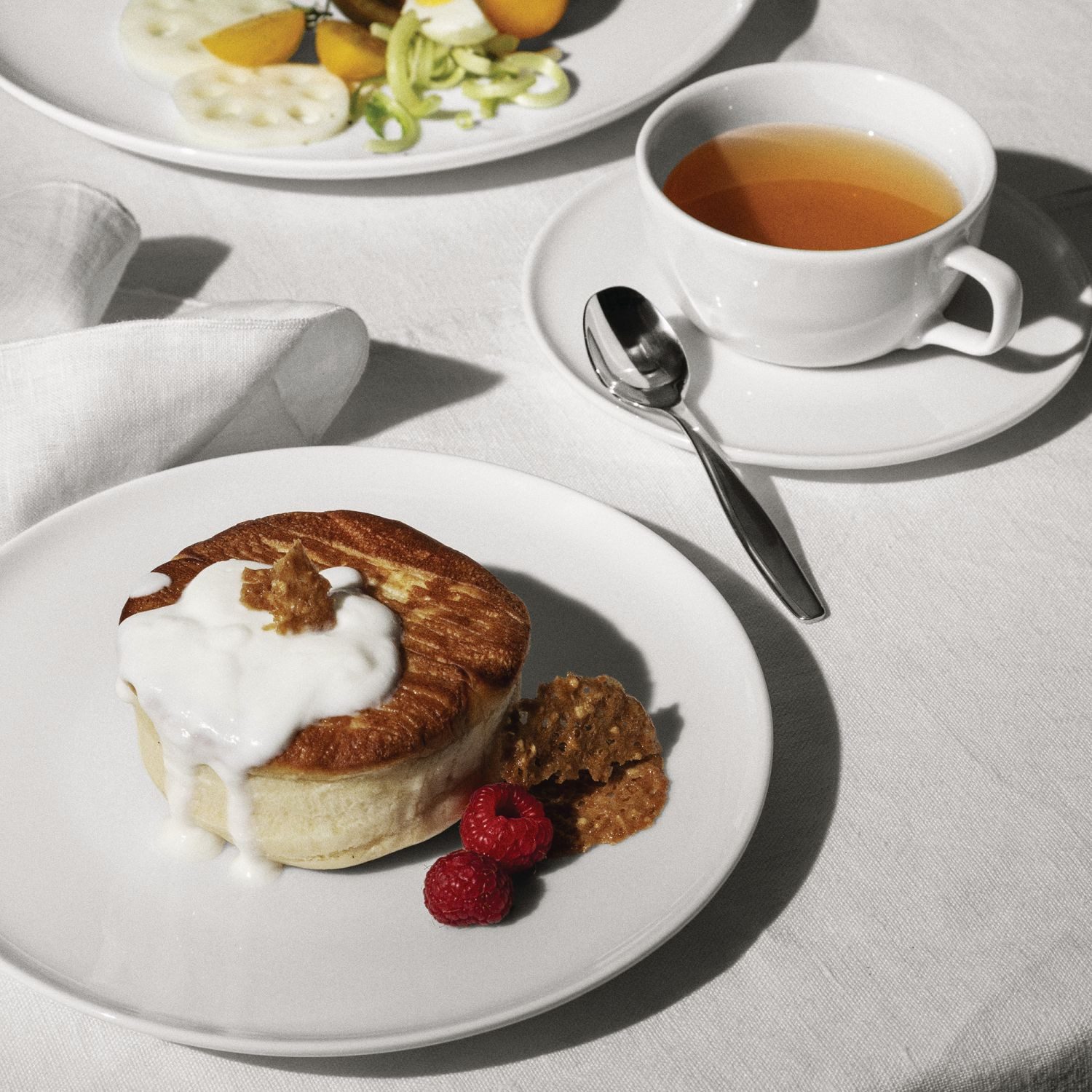 Alessi Tasse Itsumo Teetasse mit Untertasse, 4-tlg., Porzellan, 4er Set