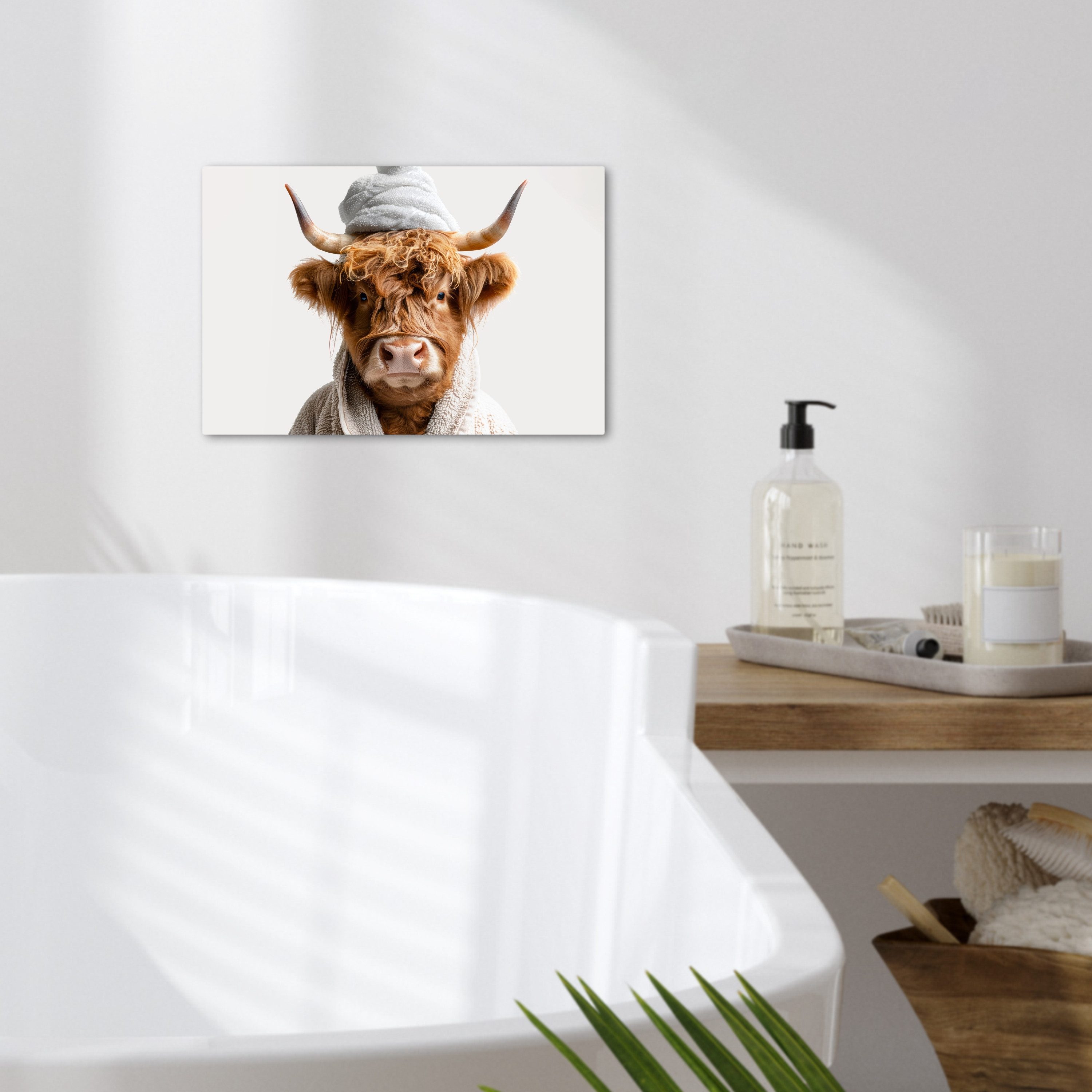 OneMillionCanvasses® Leinwandbild Schottischer Highlander - Bademantel - Kuh - Tiere, Fotodruck (1 St), Bilder für Badezimmer, Bad und Toiletten Deko, Bild WC 3 – Bild 2 von 5