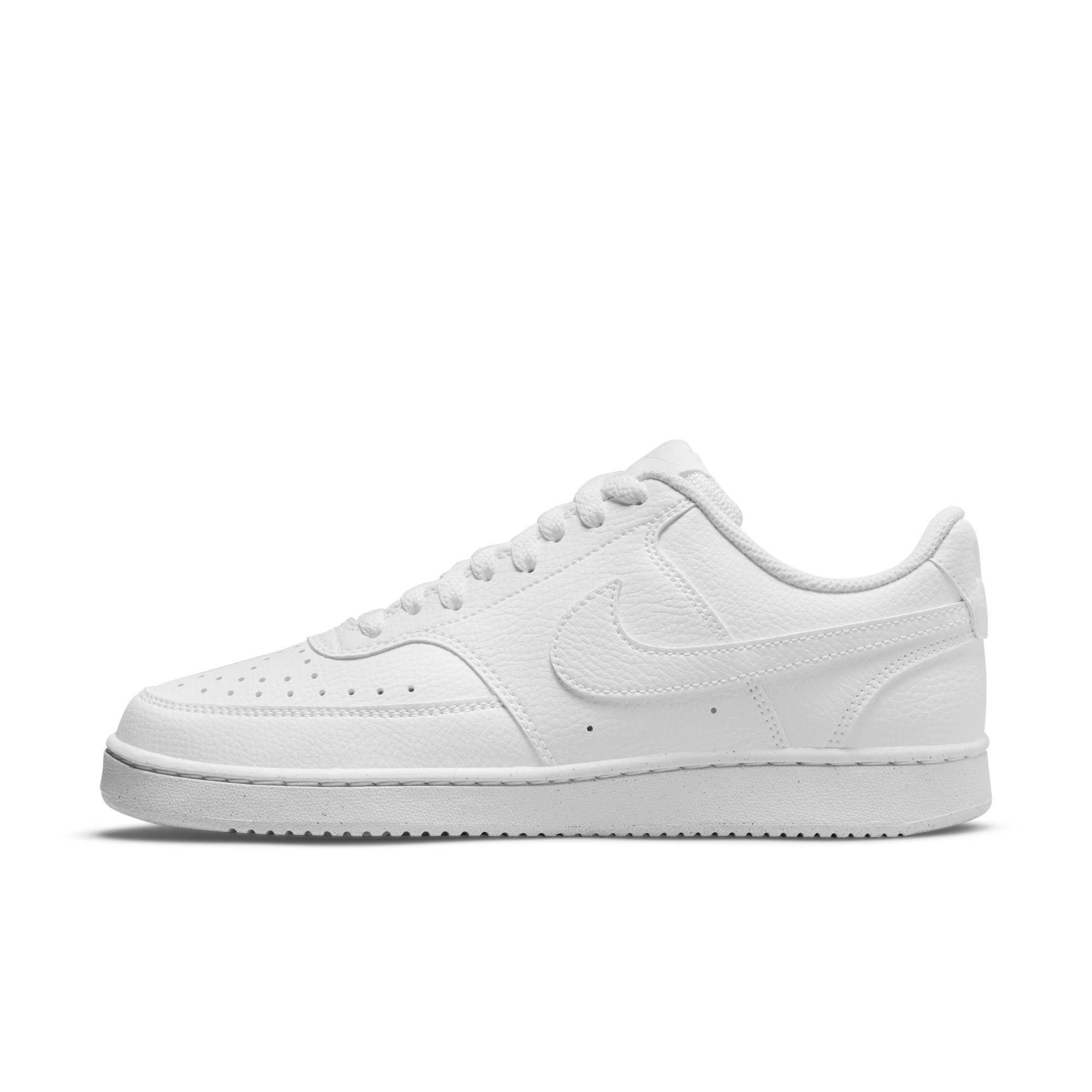 Nike Sportswear Court Vision Low Next Nature Sneaker Design auf den Spuren des Air Force 1