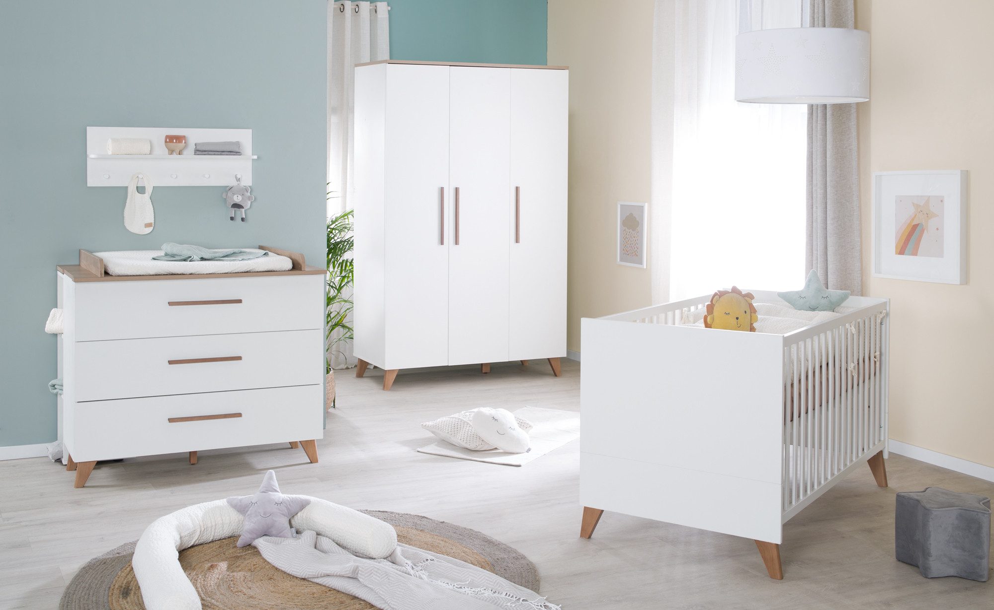 roba® Babyzimmer-Komplettset Ole 3-teilig - Weiß -, (Set, Kinderbett, Wickelkommode, Kleiderschrank), moderne Optik - Griffe & Füße aus stabilem Massivholz